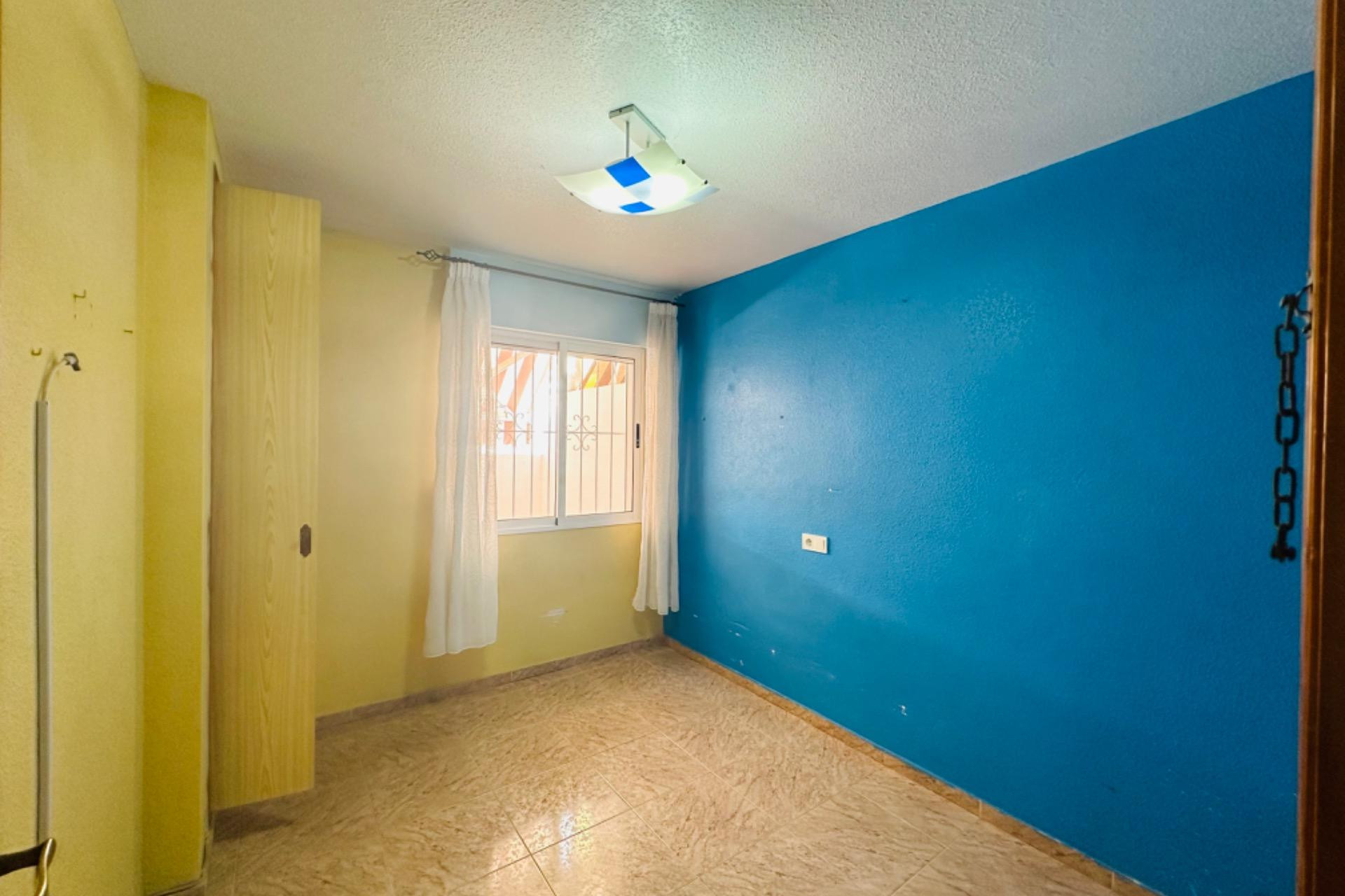Resale - Apartment  - Torrevieja - Calas blanca