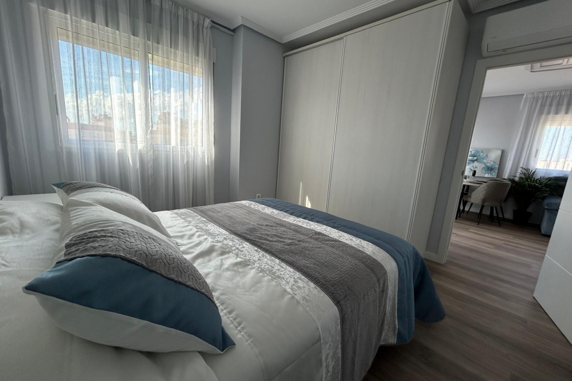 Resale - Apartment  - Torrevieja - Calas blanca