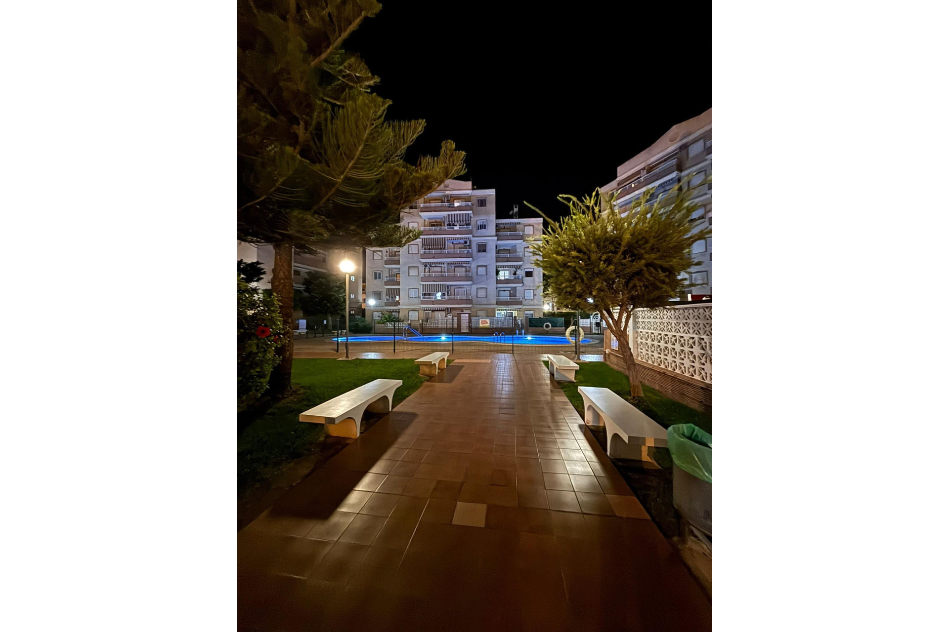 Resale - Apartment  - Torrevieja - Calas blanca