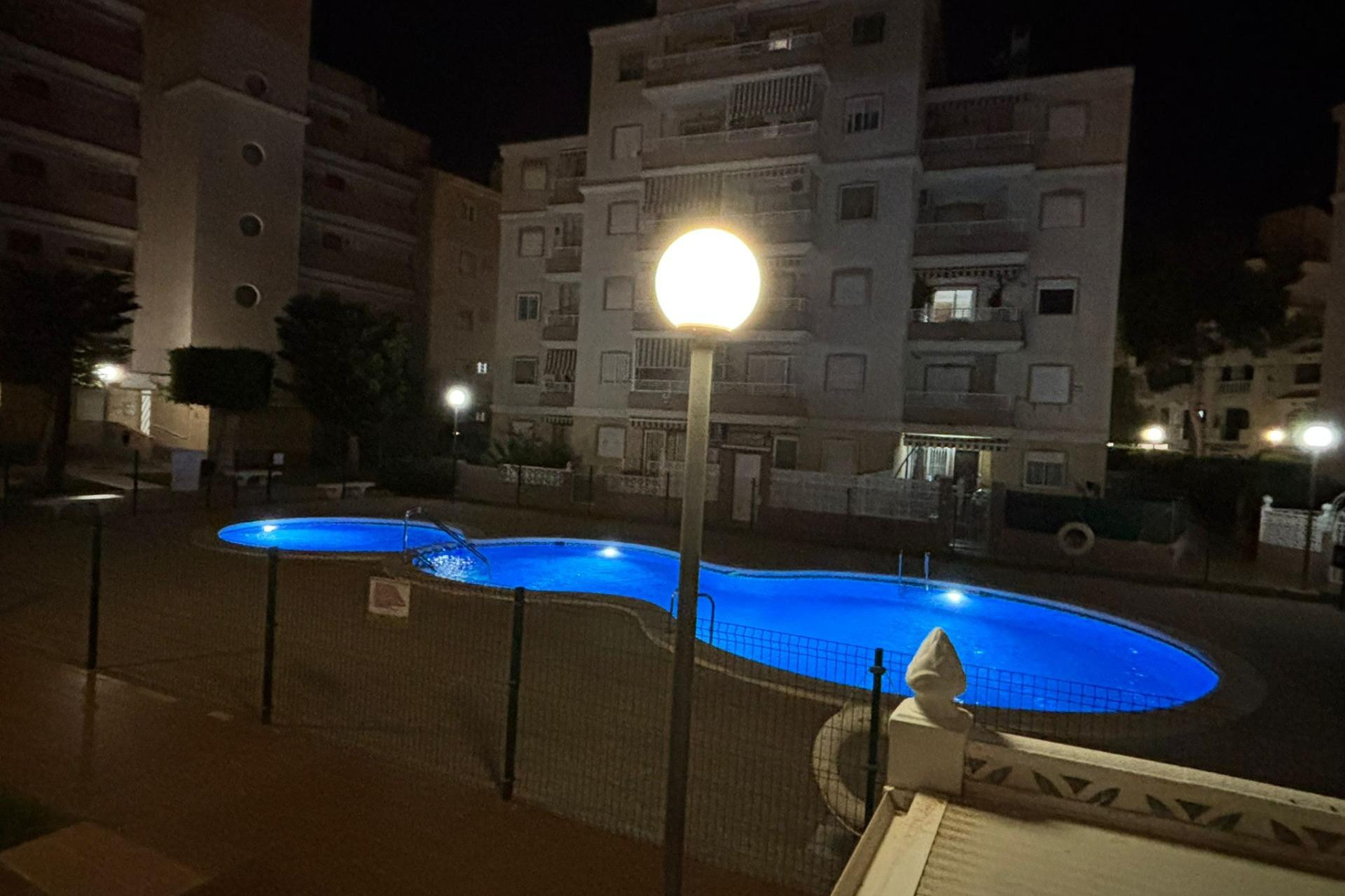 Resale - Apartment  - Torrevieja - Calas blanca