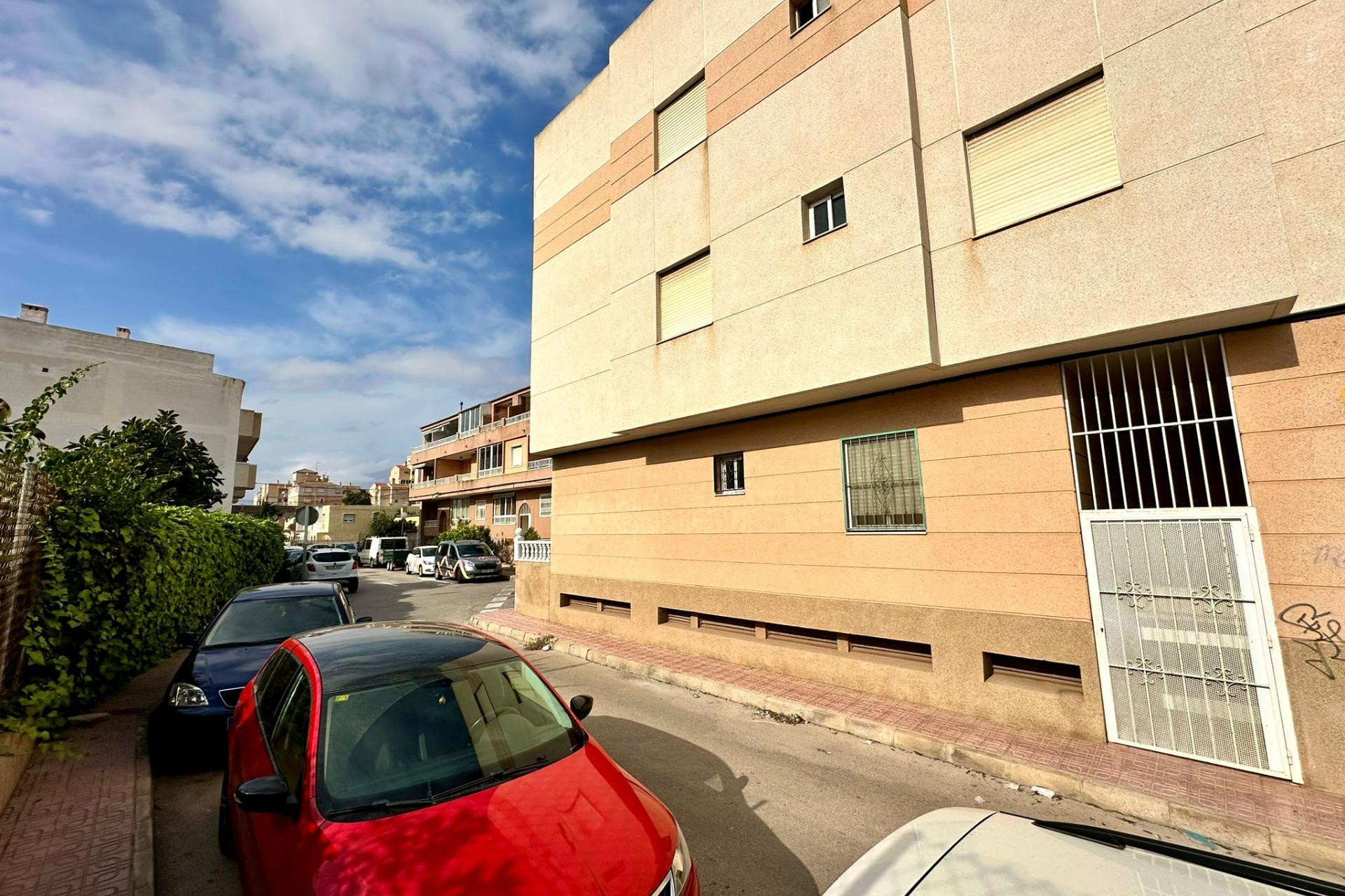 Resale - Apartment  - Torrevieja - Calas blanca