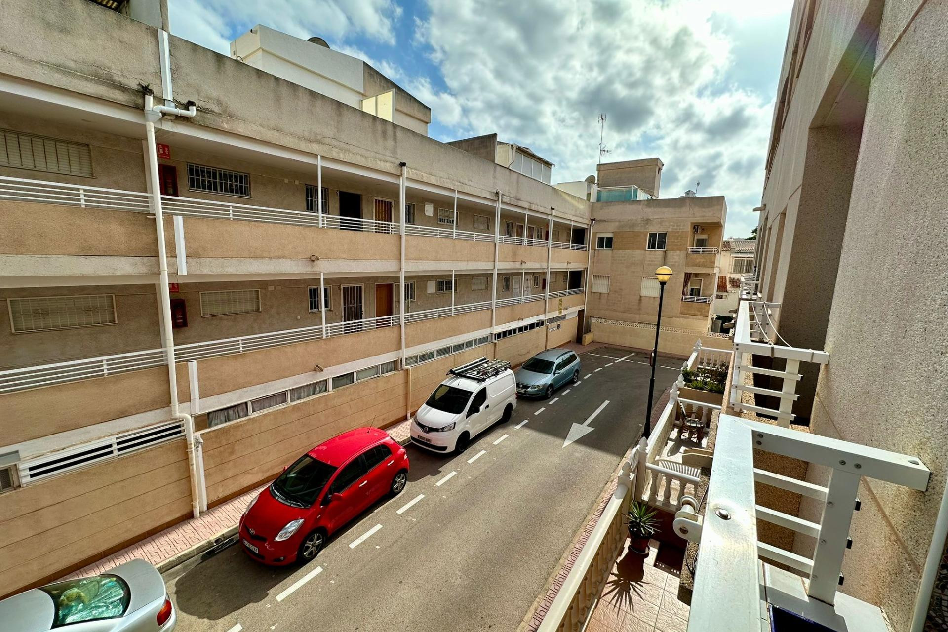 Resale - Apartment  - Torrevieja - Calas blanca