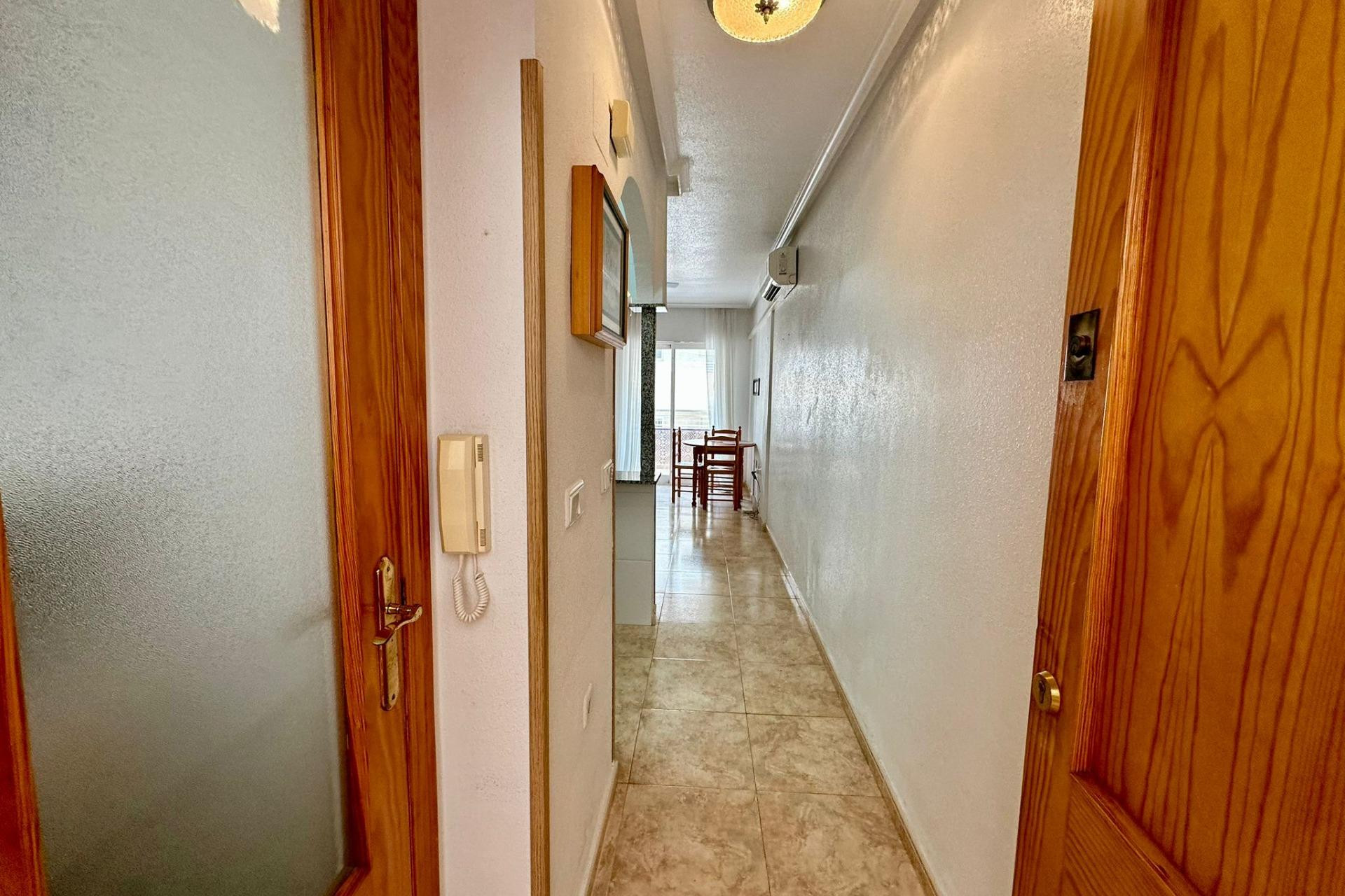 Resale - Apartment  - Torrevieja - Calas blanca