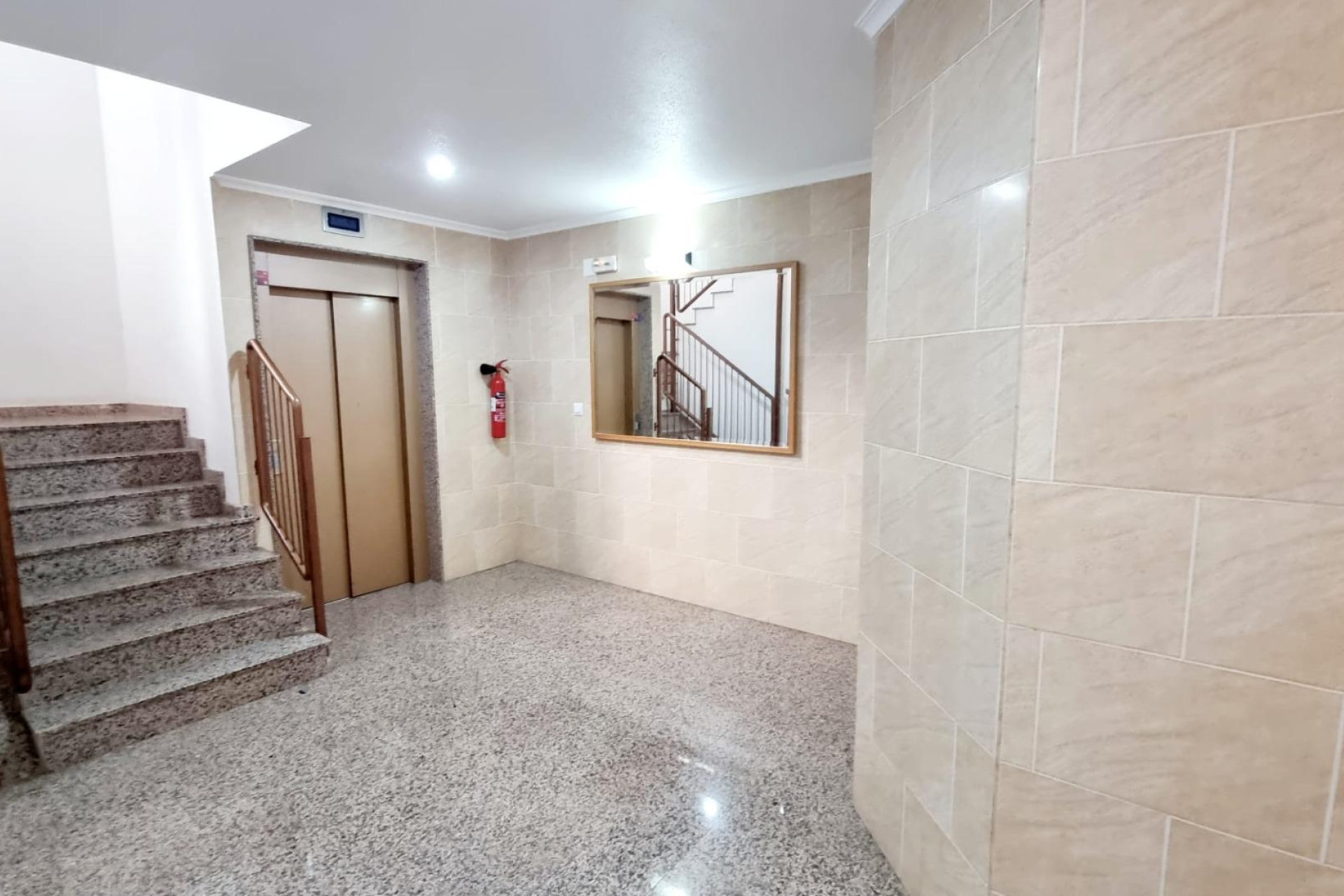 Resale - Apartment  - Torrevieja - Calas blanca