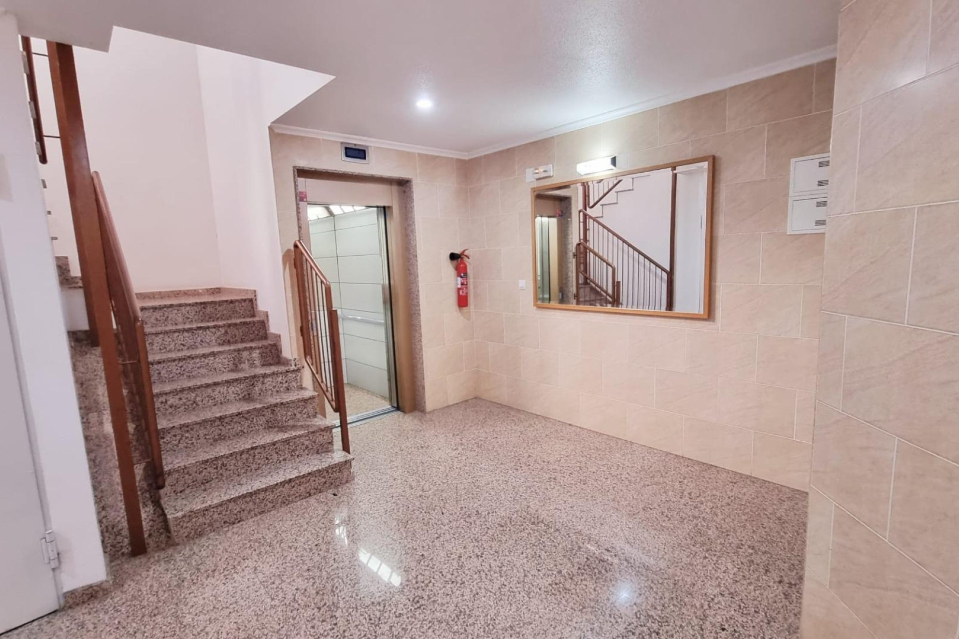 Resale - Apartment  - Torrevieja - Calas blanca