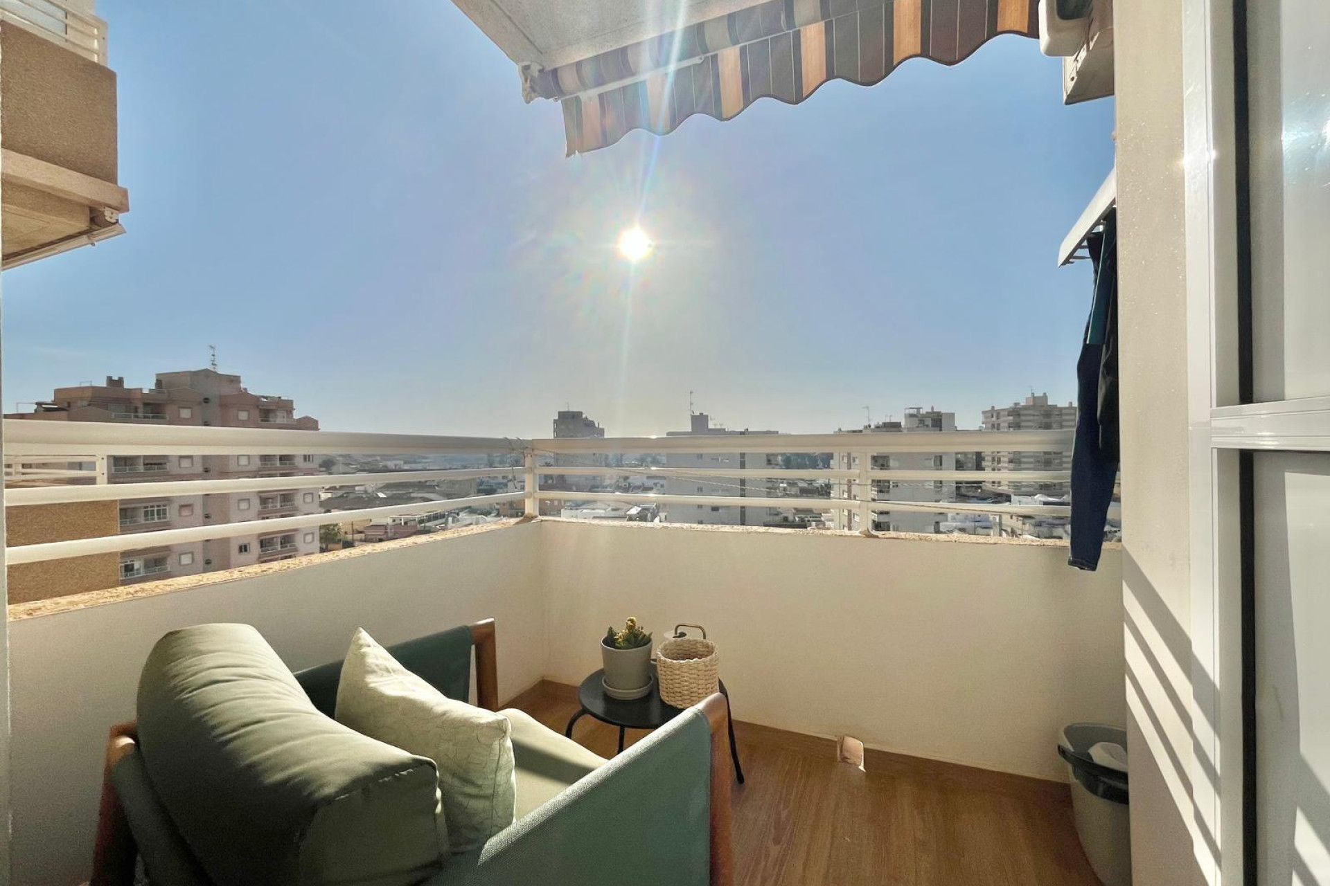 Resale - Apartment  - Torrevieja - Calas blanca