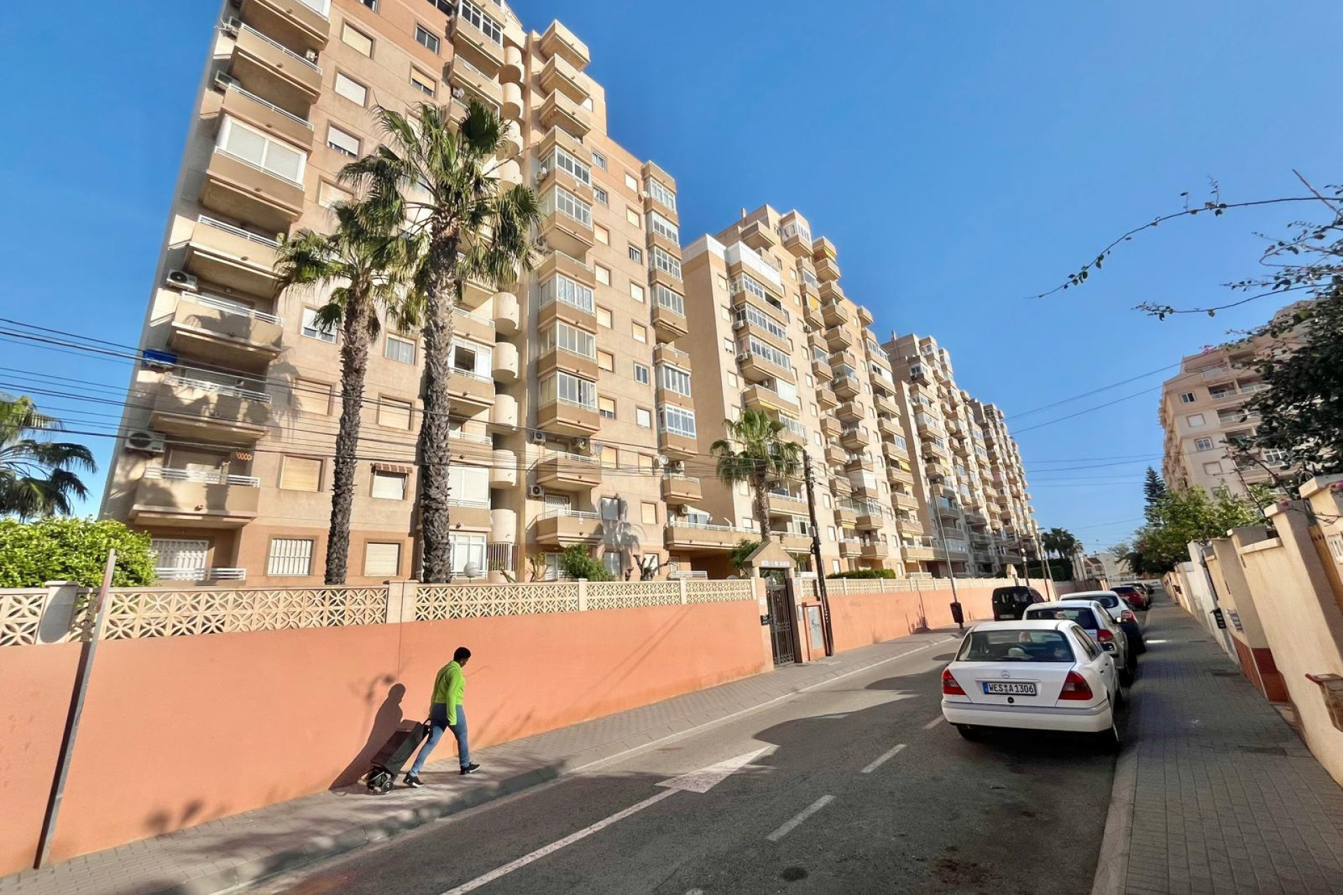 Resale - Apartment  - Torrevieja - Calas blanca