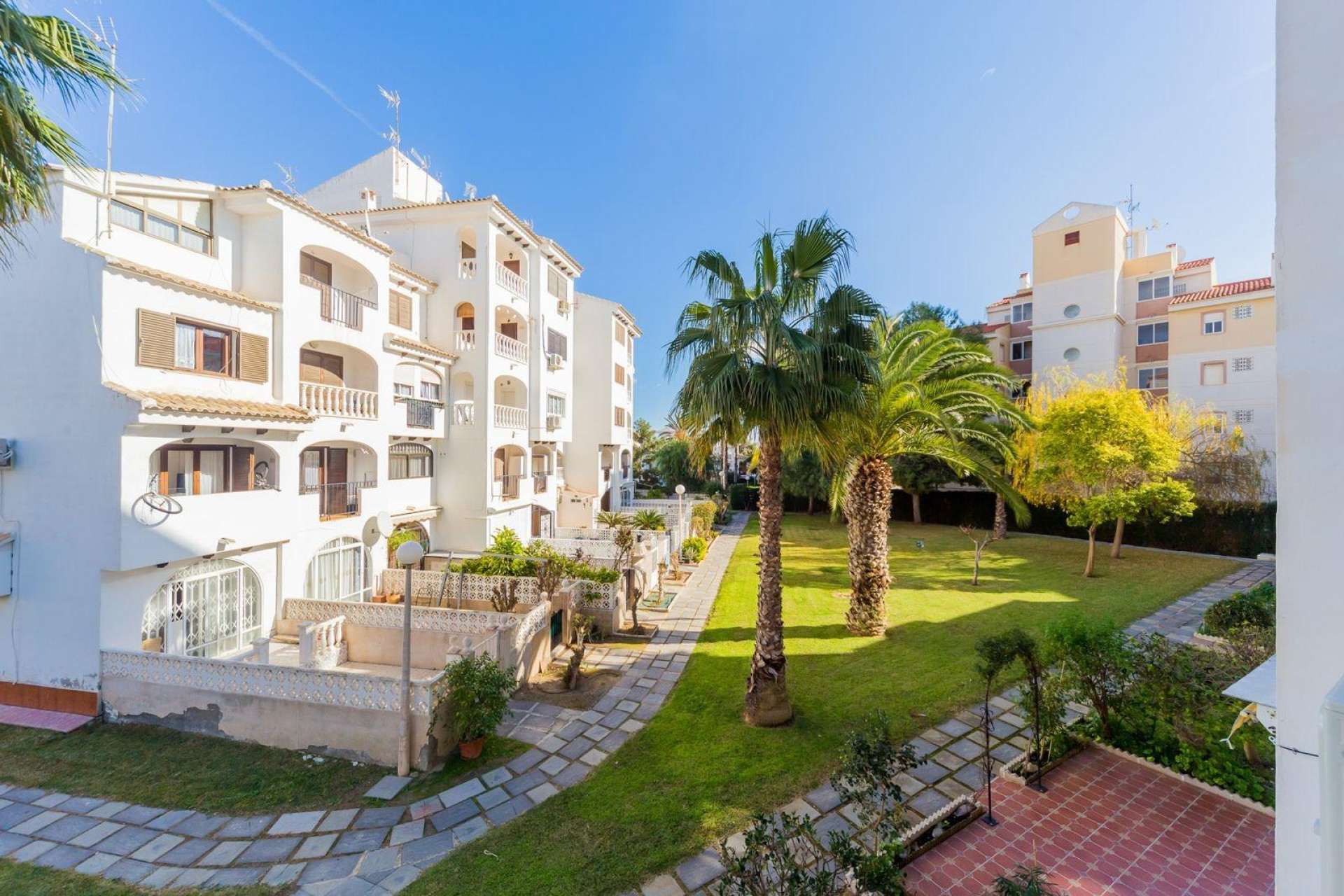 Resale - Apartment  - Torrevieja - Calas blanca