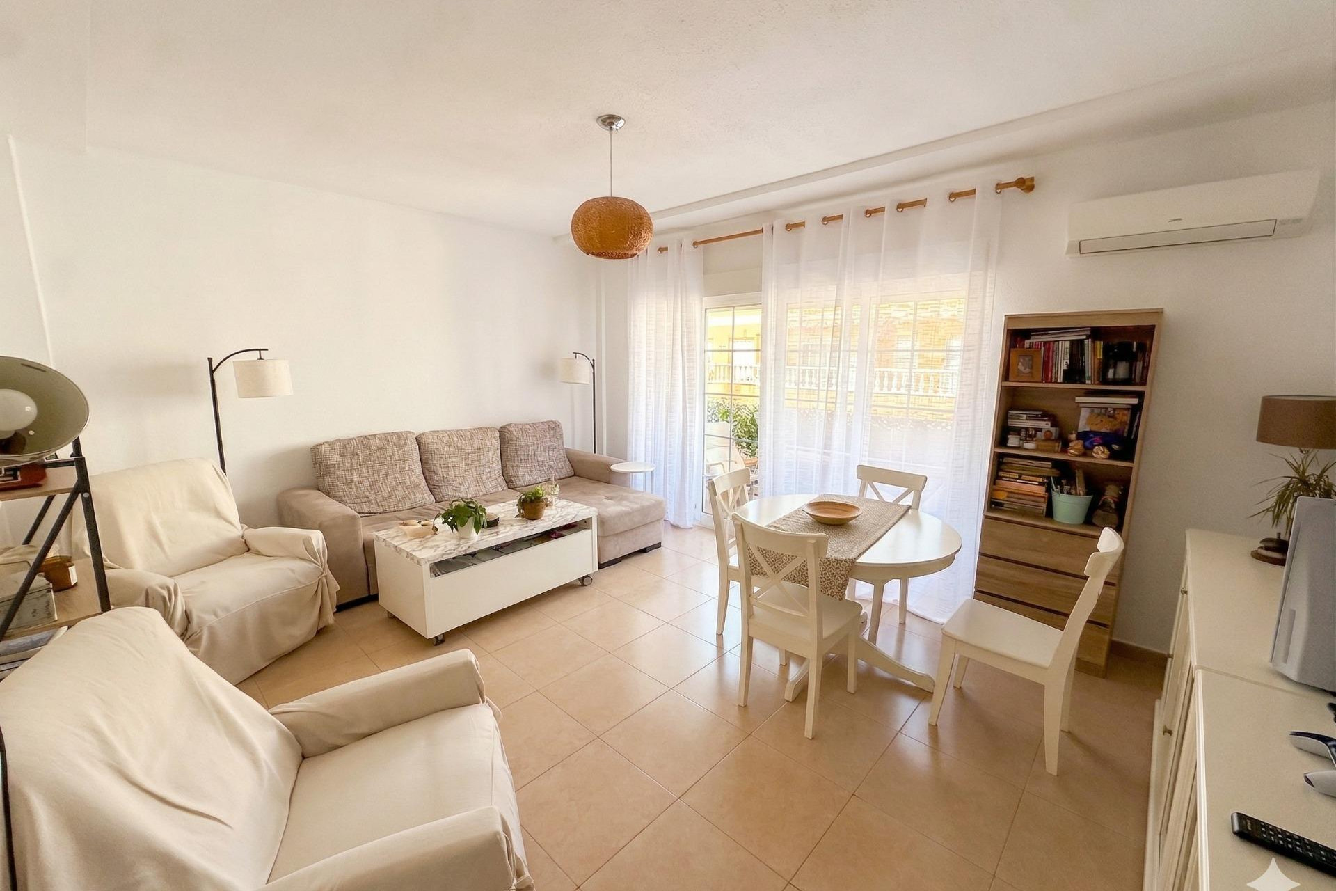 Resale - Apartment  - Torrevieja - Centro