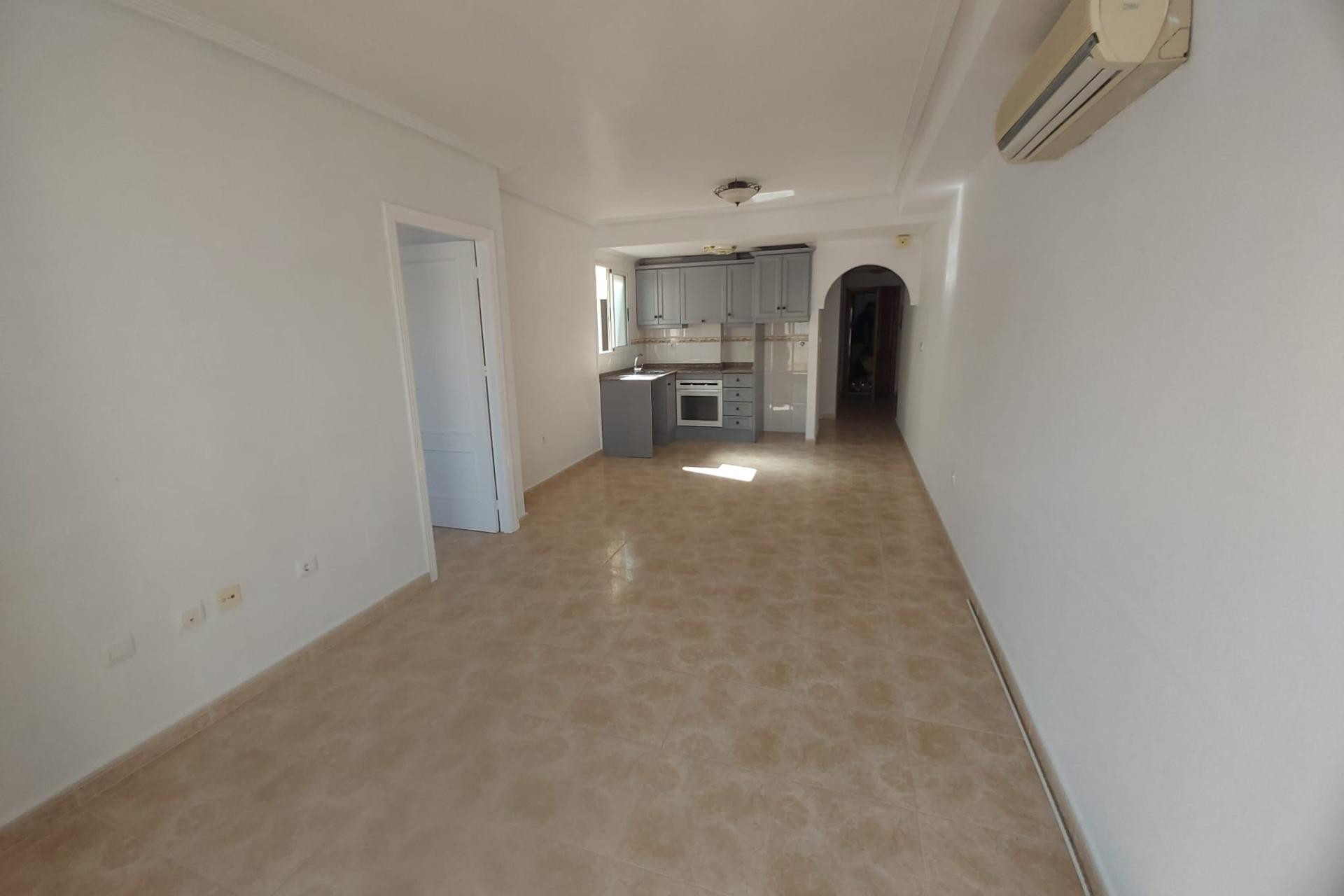 Resale - Apartment  - Torrevieja - Centro