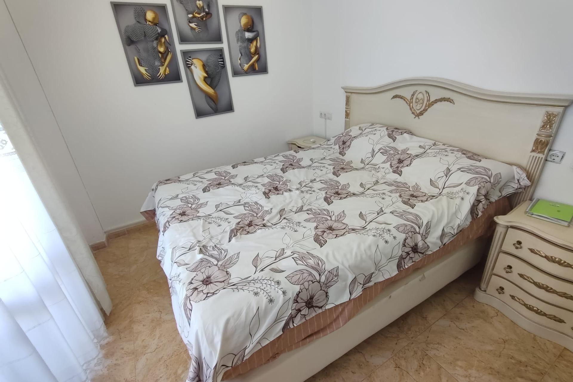 Resale - Apartment  - Torrevieja - Centro