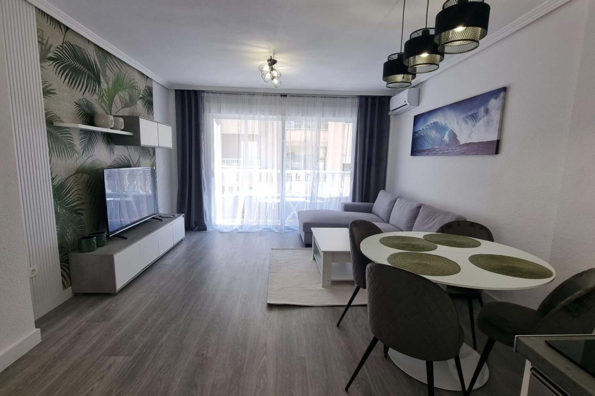 Resale - Apartment  - Torrevieja - Centro