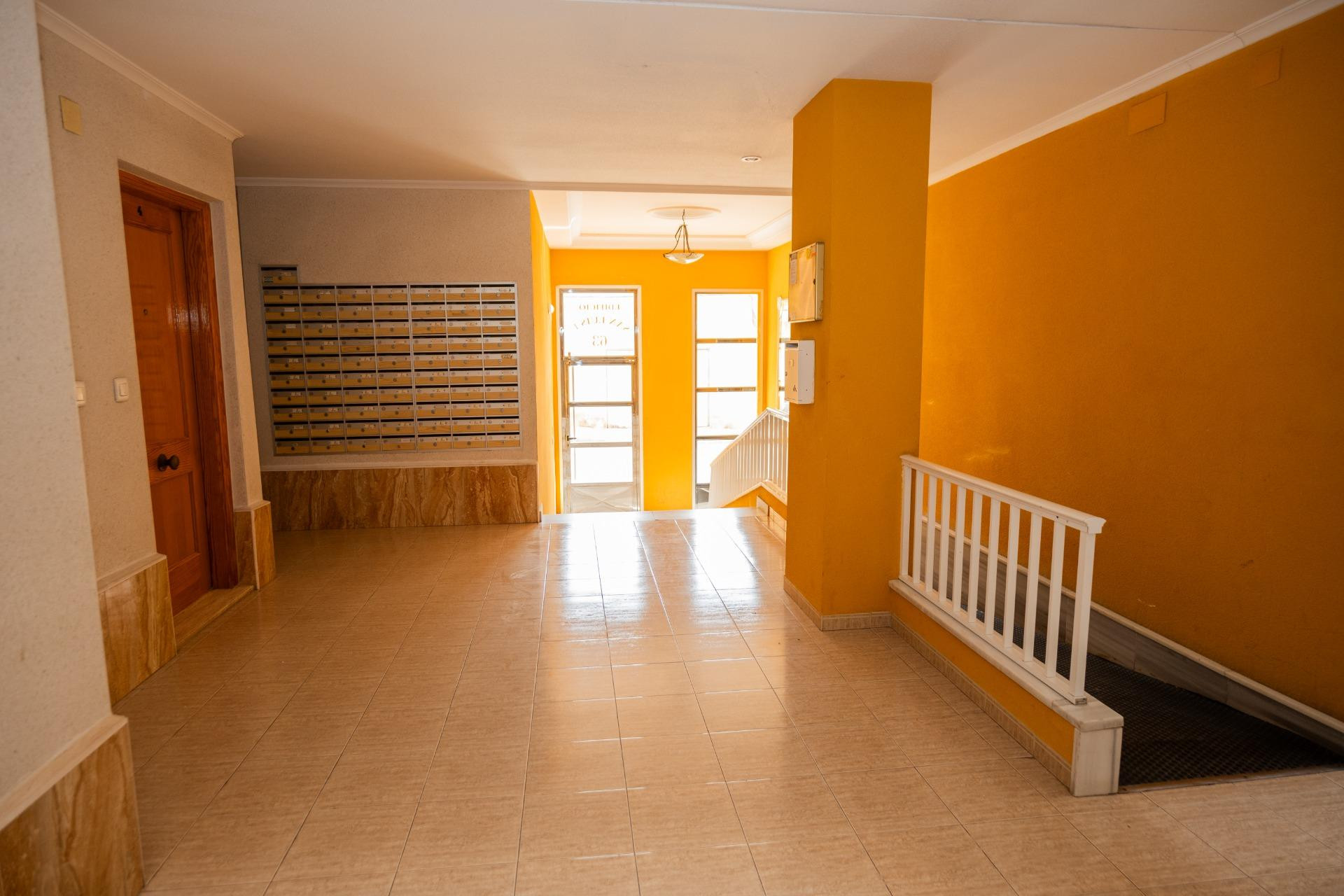 Resale - Apartment  - Torrevieja - Centro