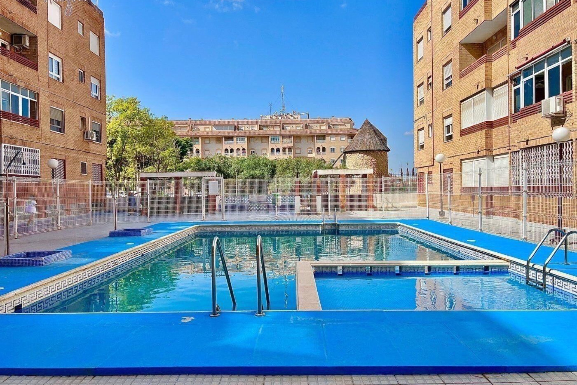 Resale - Apartment  - Torrevieja - Centro