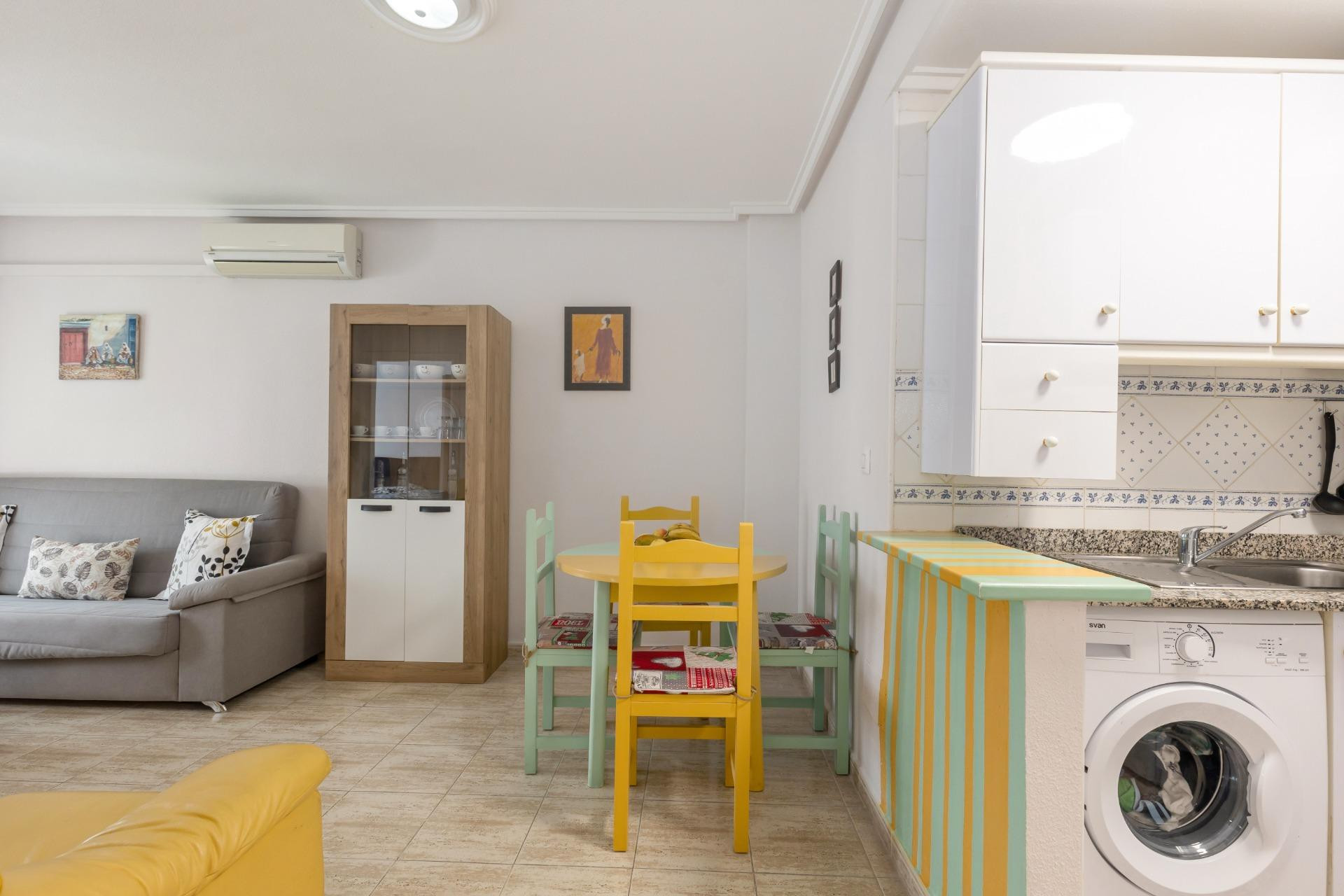 Resale - Apartment  - Torrevieja - Centro