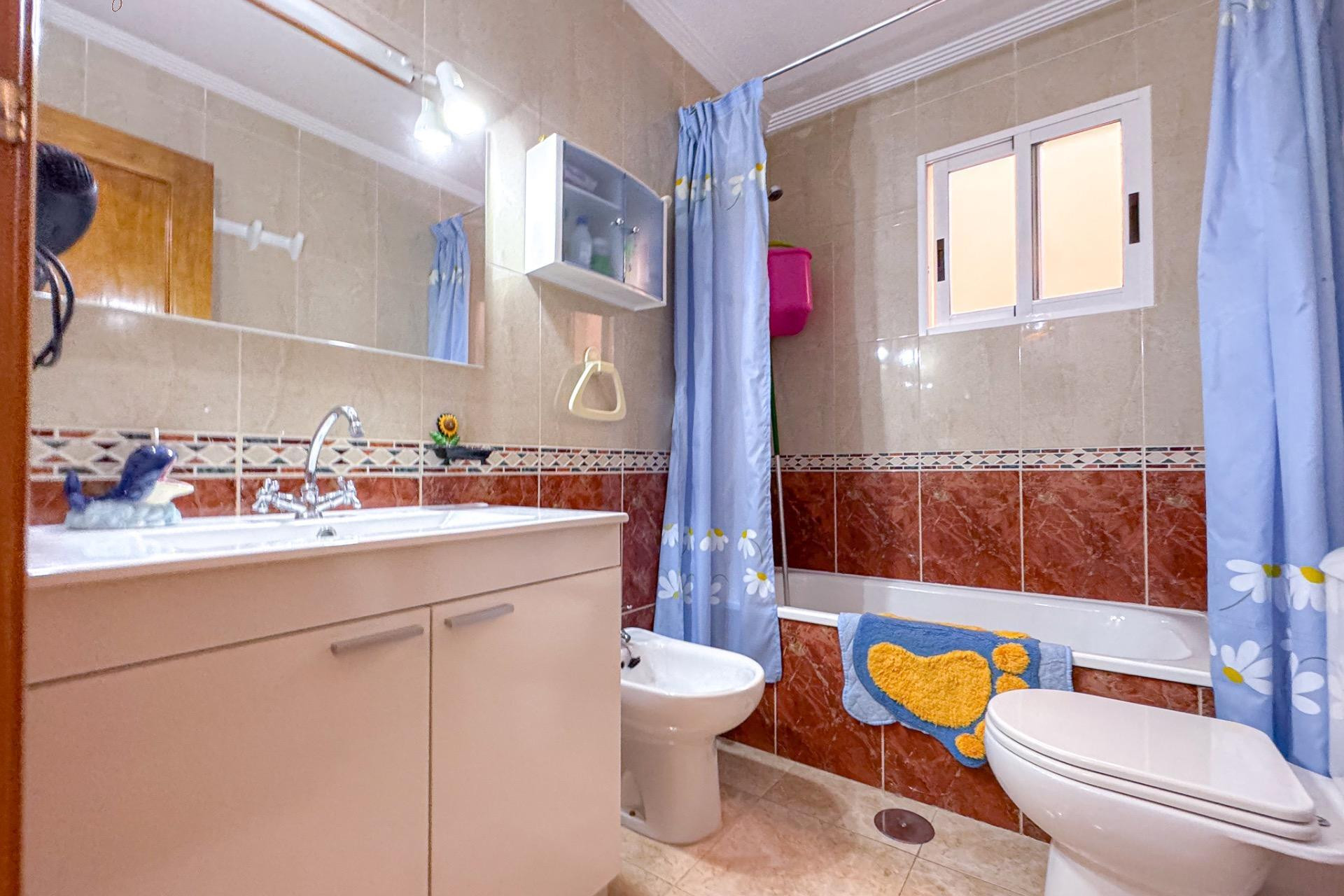 Resale - Apartment  - Torrevieja - Centro