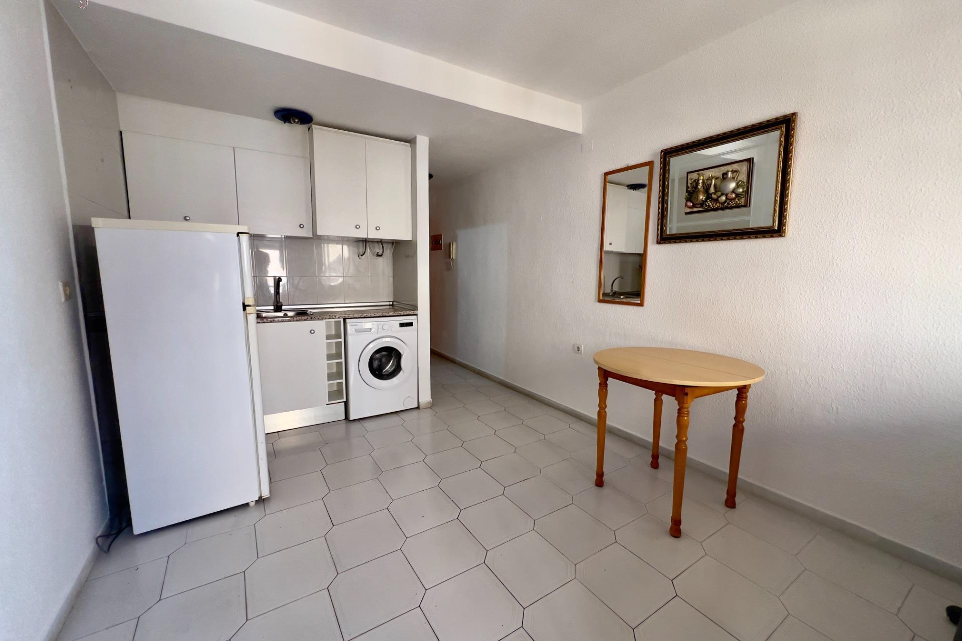 Resale - Apartment  - Torrevieja - Centro