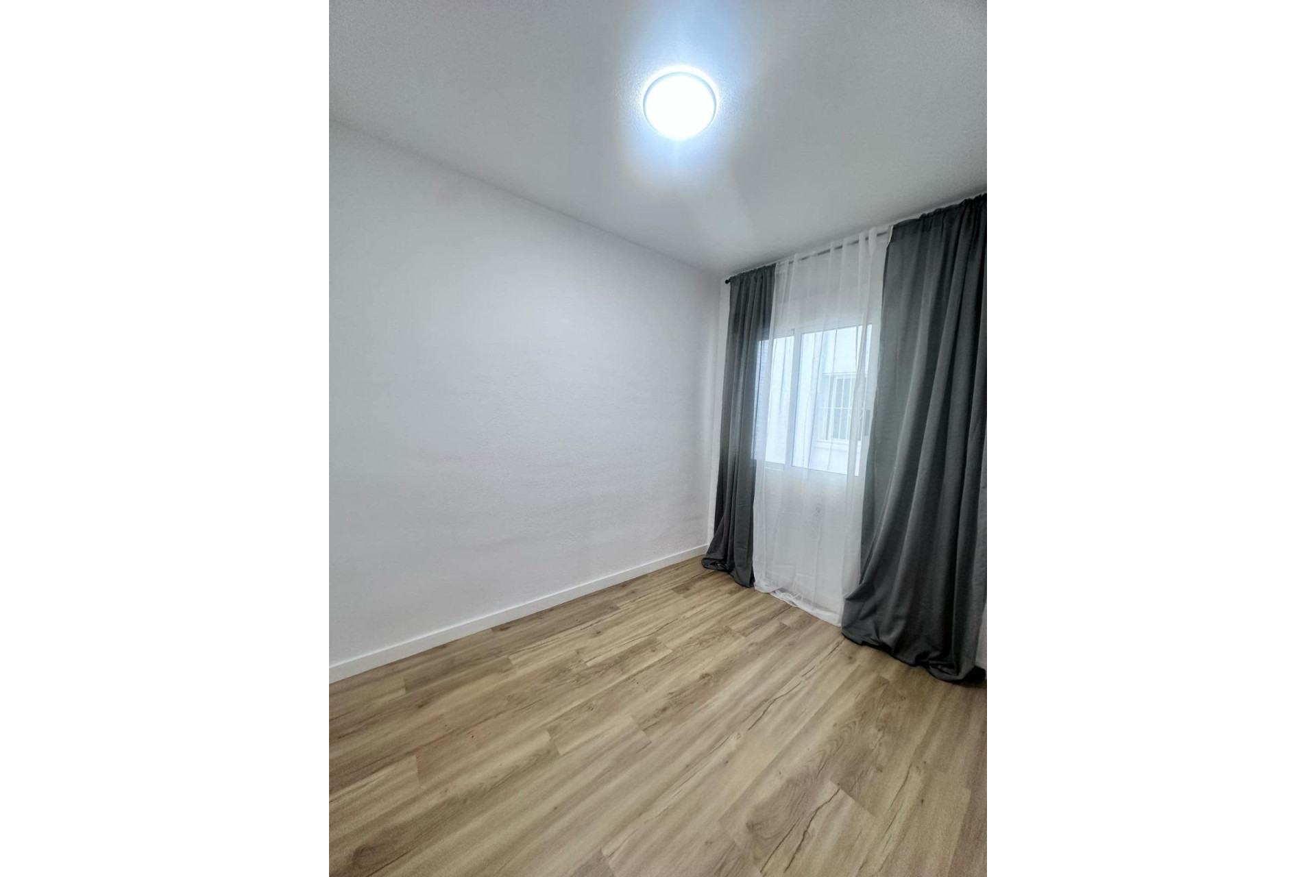 Resale - Apartment  - Torrevieja - Centro