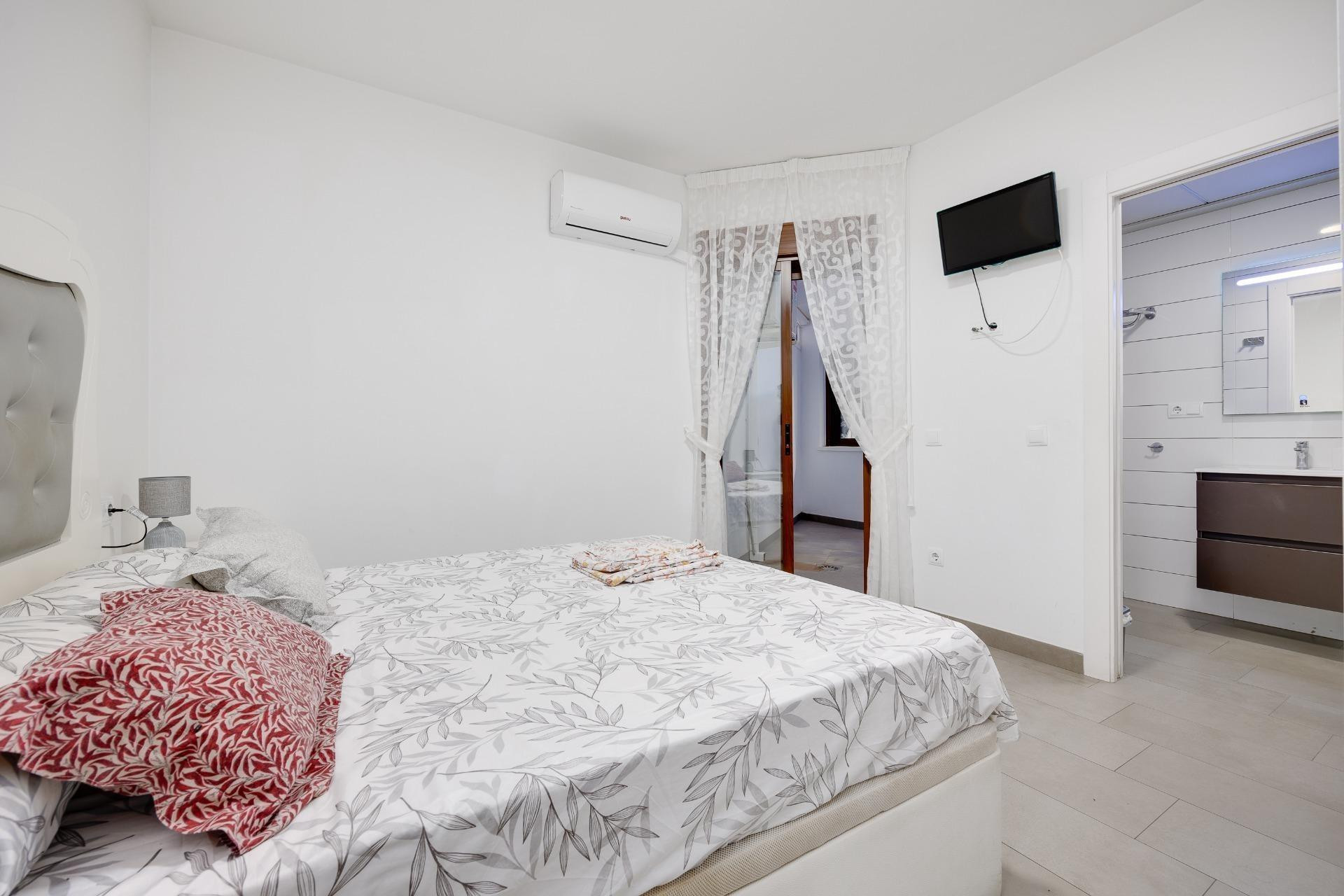 Resale - Apartment  - Torrevieja - Centro