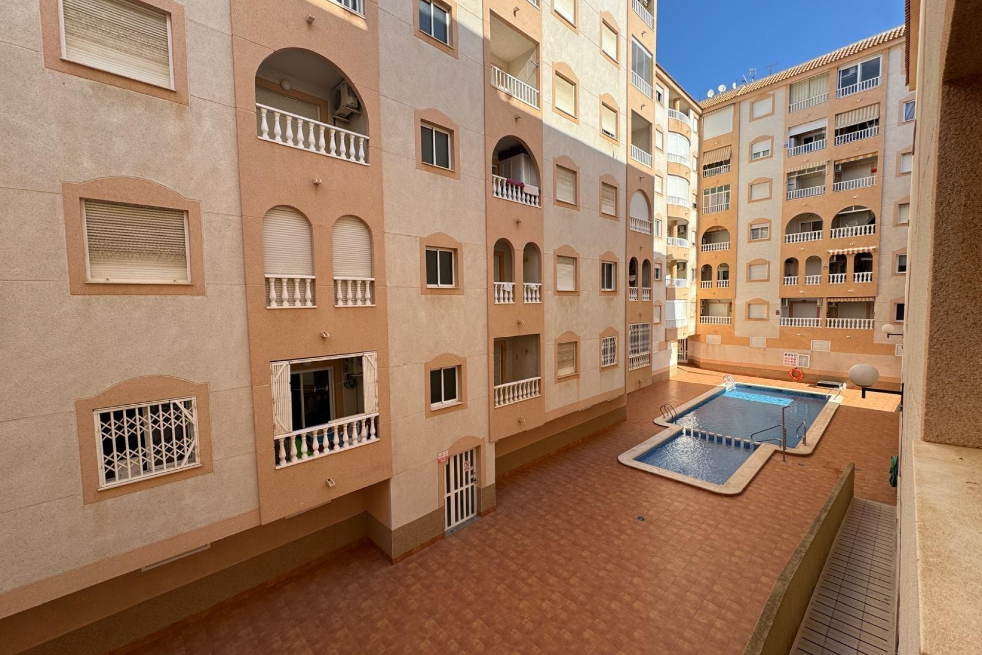 Resale - Apartment  - Torrevieja - Centro