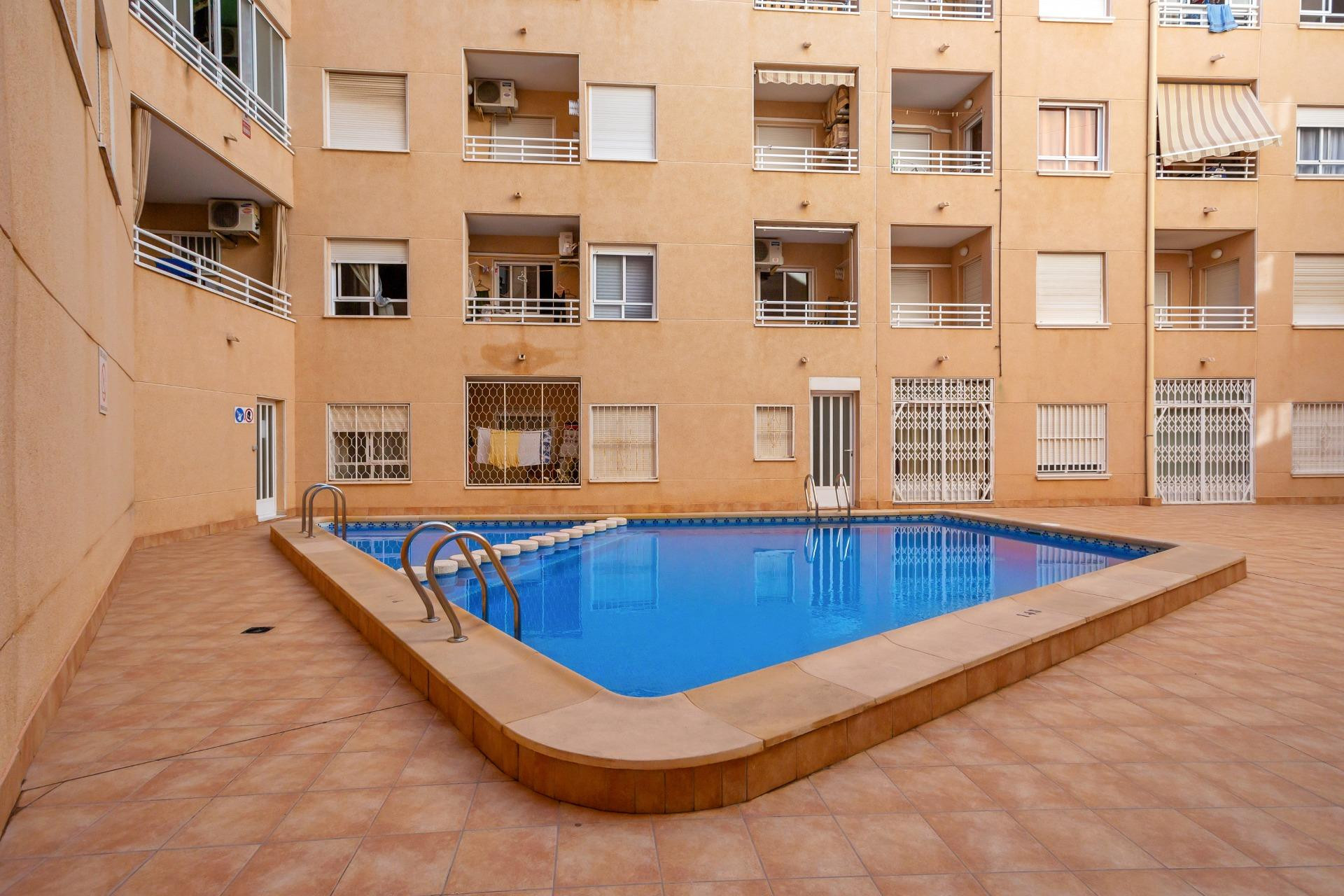 Resale - Apartment  - Torrevieja - Centro
