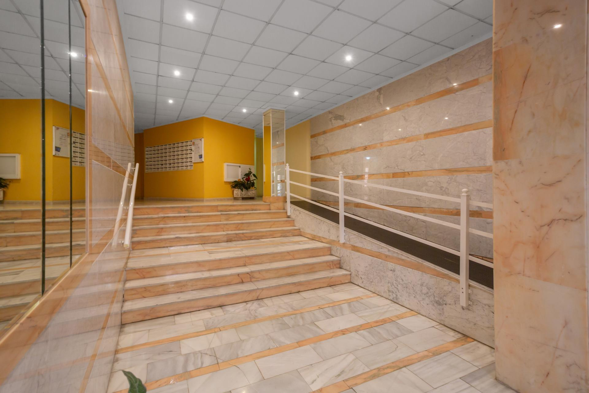 Resale - Apartment  - Torrevieja - Centro