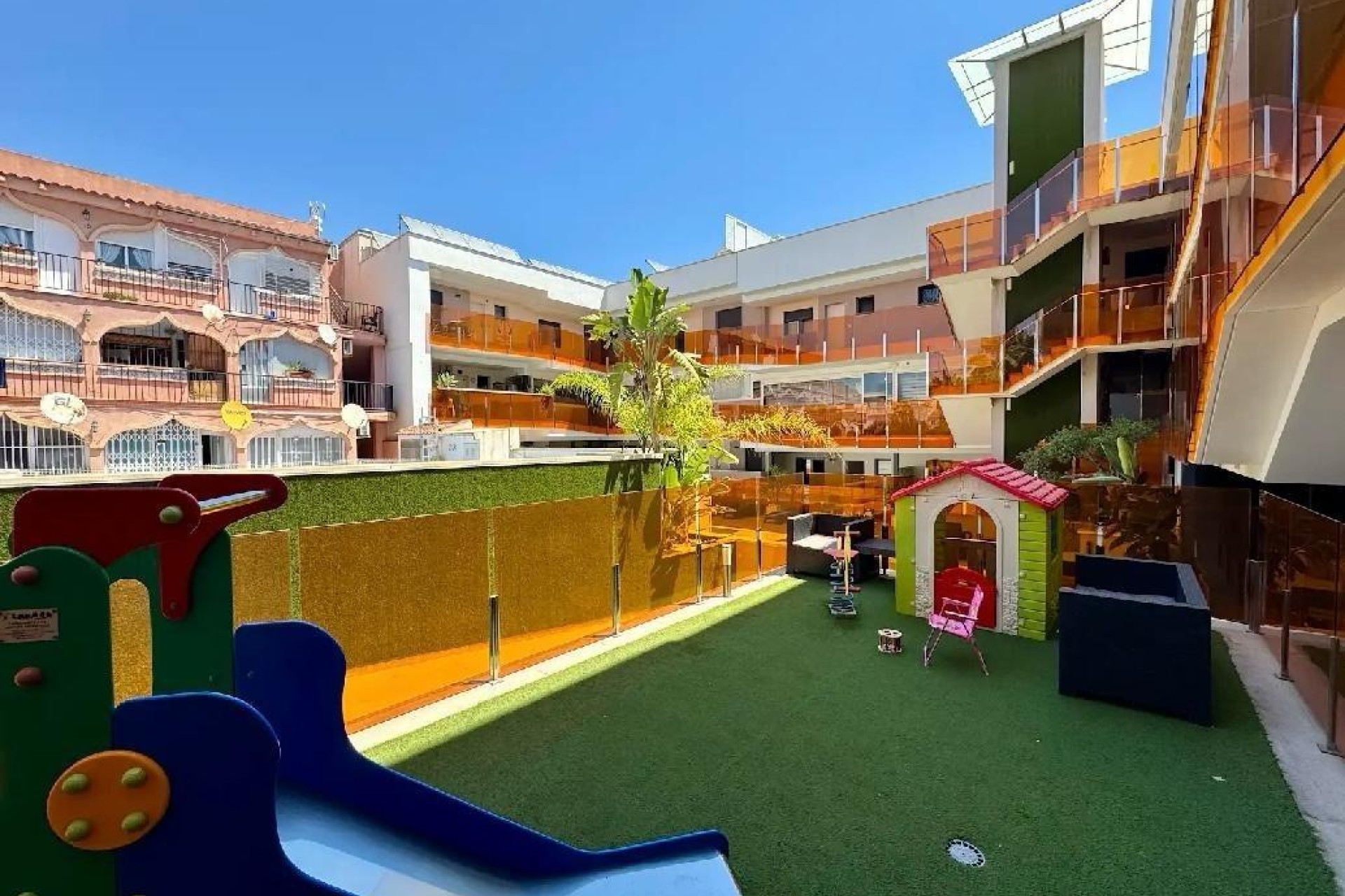 Resale - Apartment  - Torrevieja - Centro