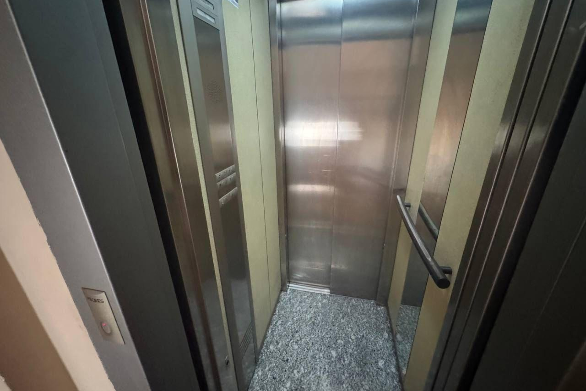 Resale - Apartment  - Torrevieja - Centro