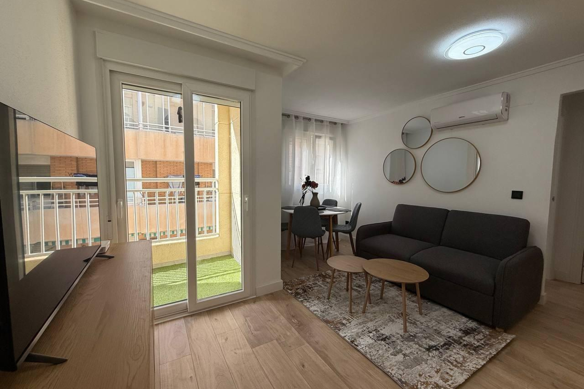 Resale - Apartment  - Torrevieja - Centro