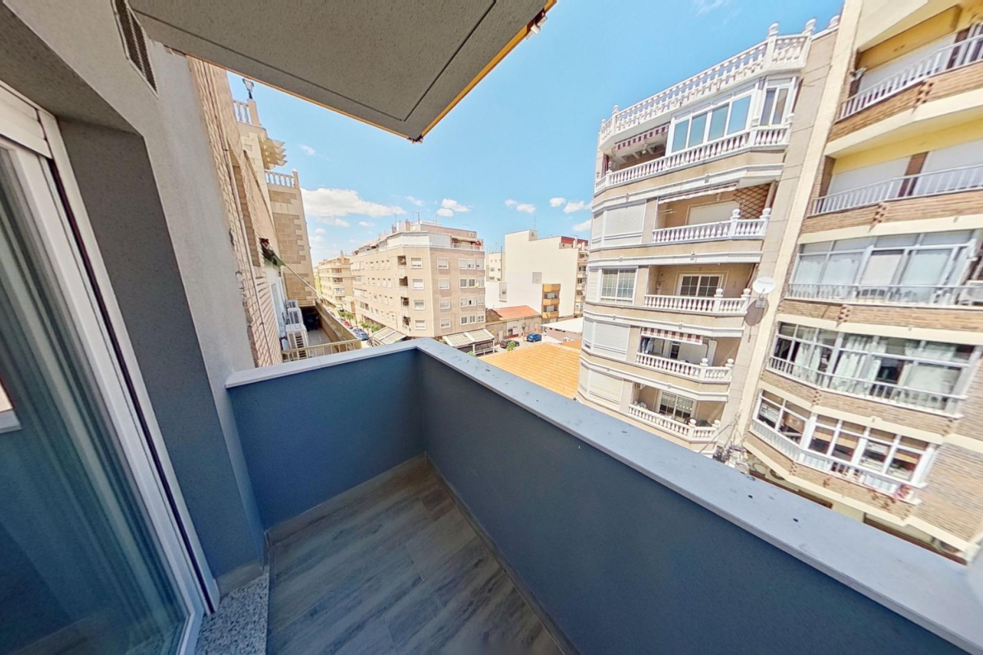 Resale - Apartment  - Torrevieja - Centro