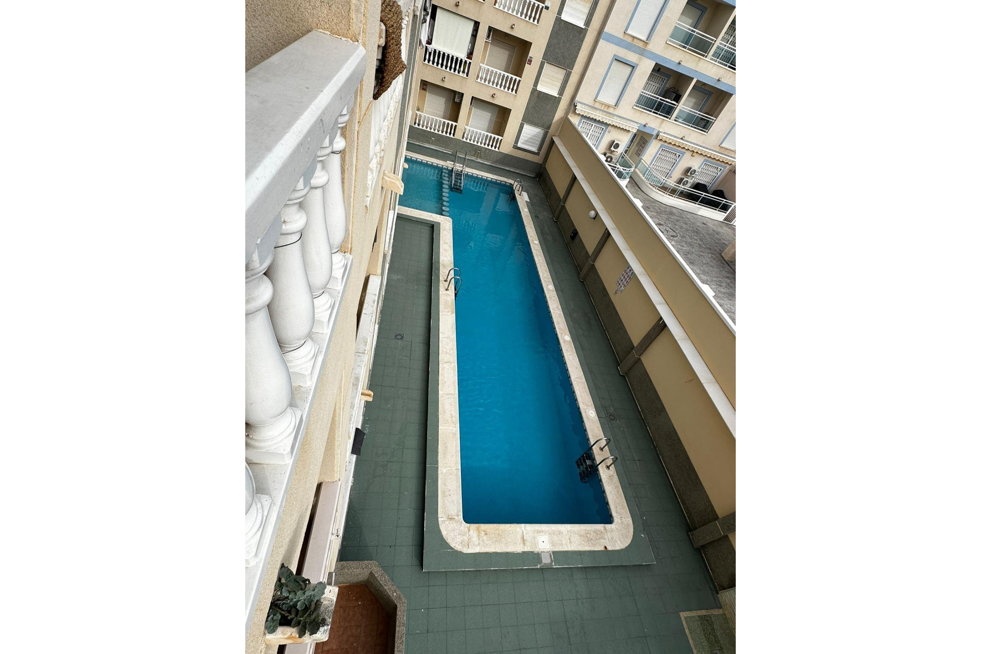 Resale - Apartment  - Torrevieja - Centro