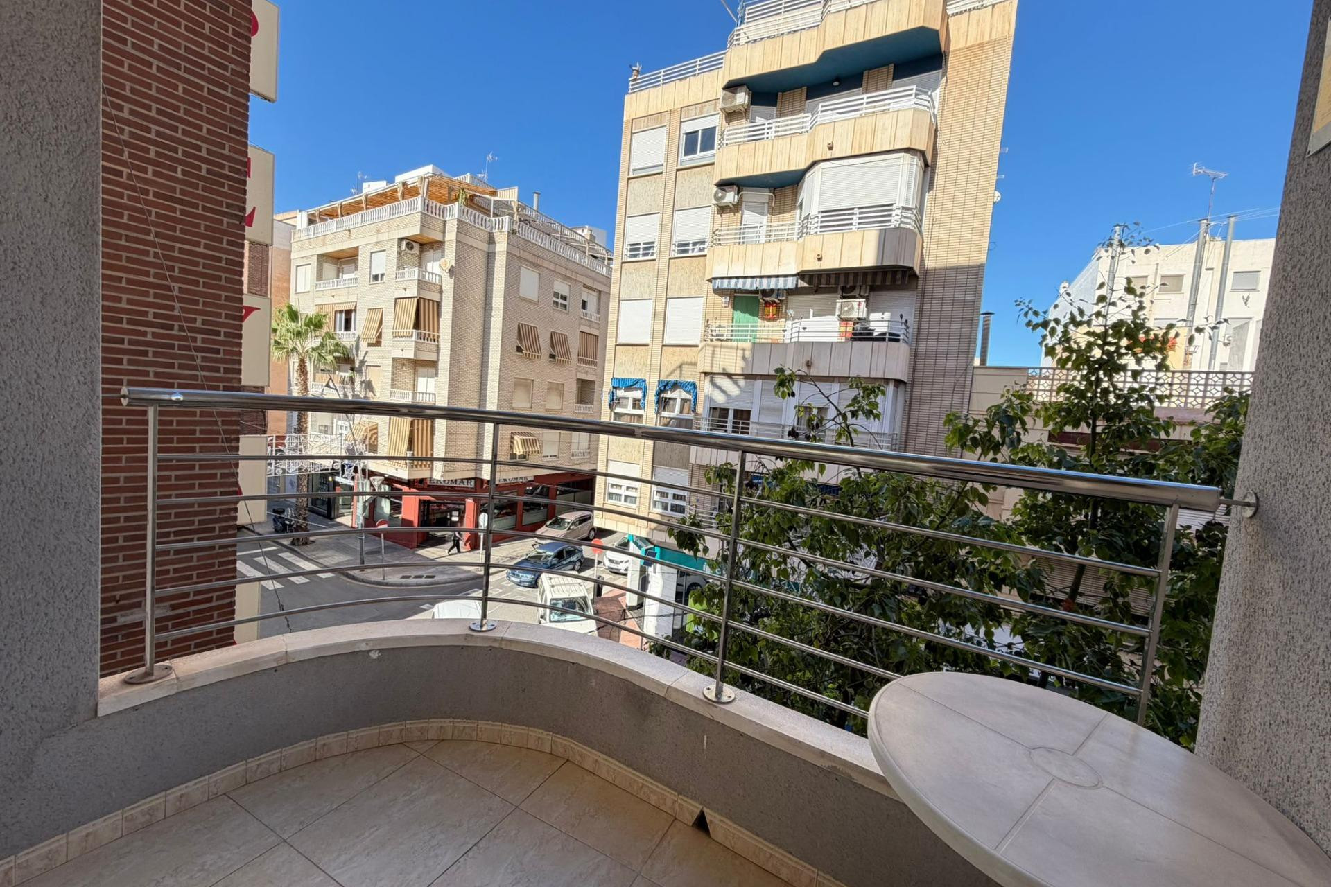 Resale - Apartment  - Torrevieja - Centro