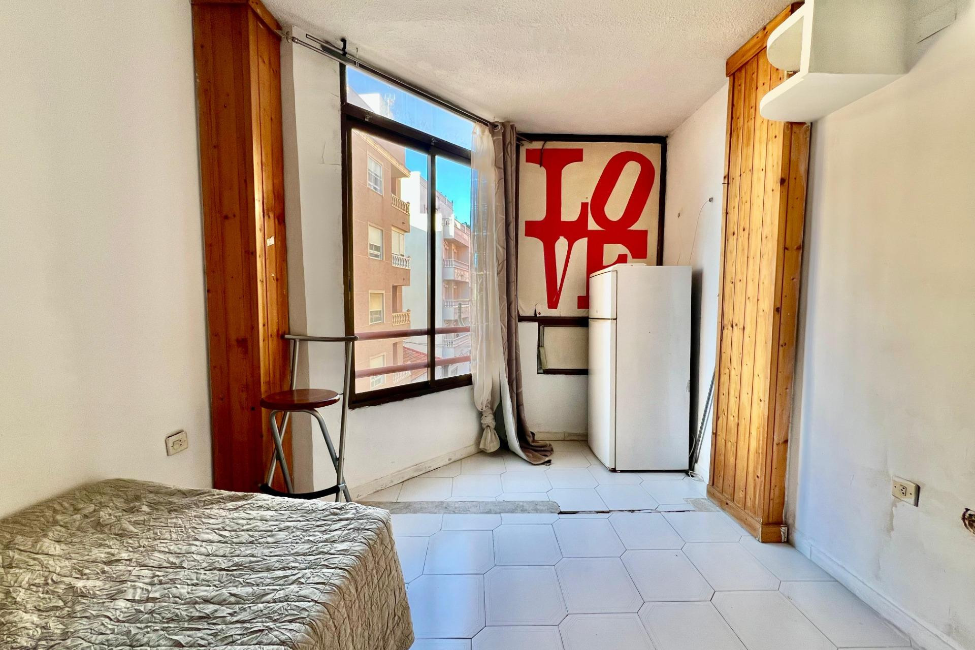 Resale - Apartment  - Torrevieja - Centro