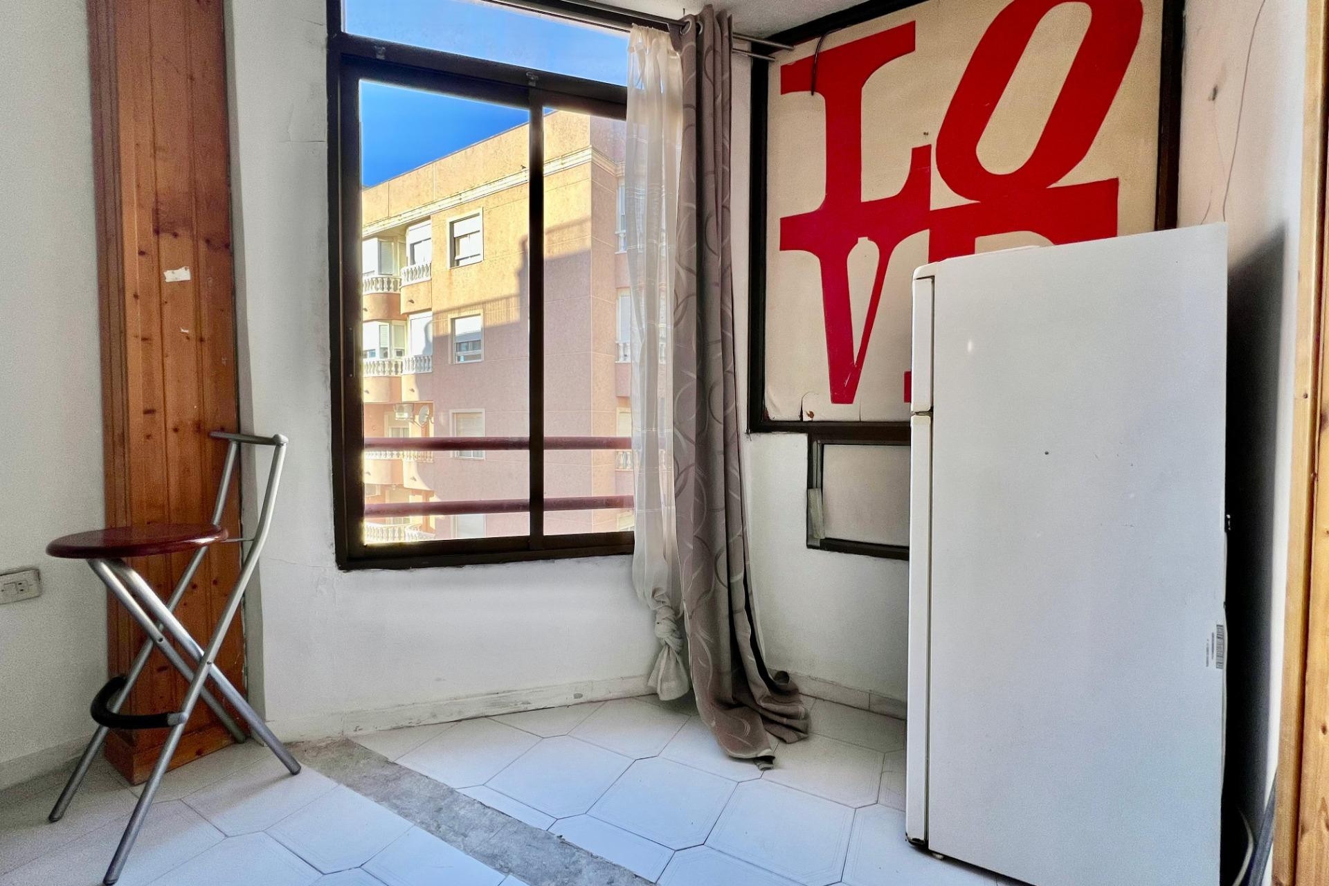 Resale - Apartment  - Torrevieja - Centro