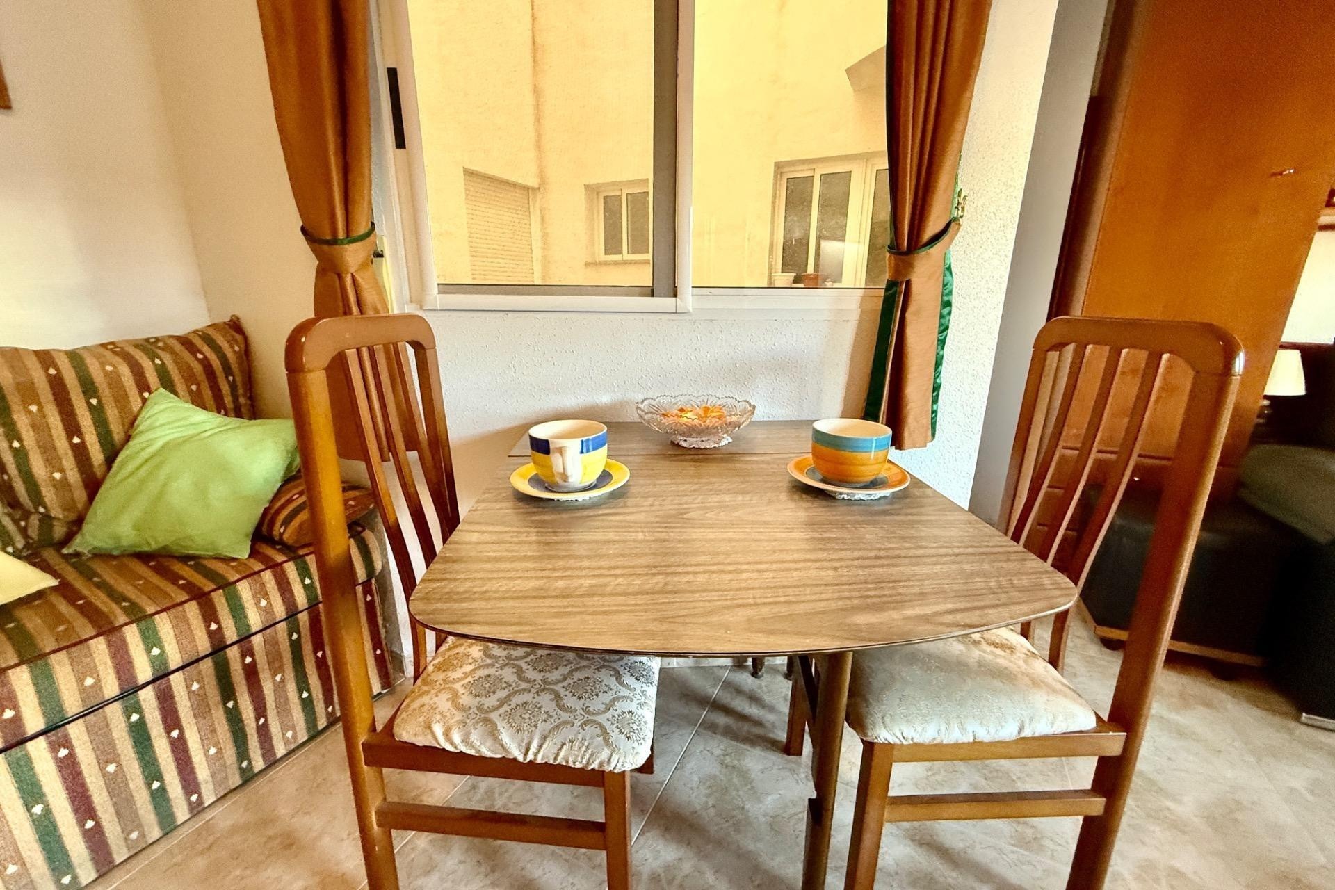 Resale - Apartment  - Torrevieja - Centro