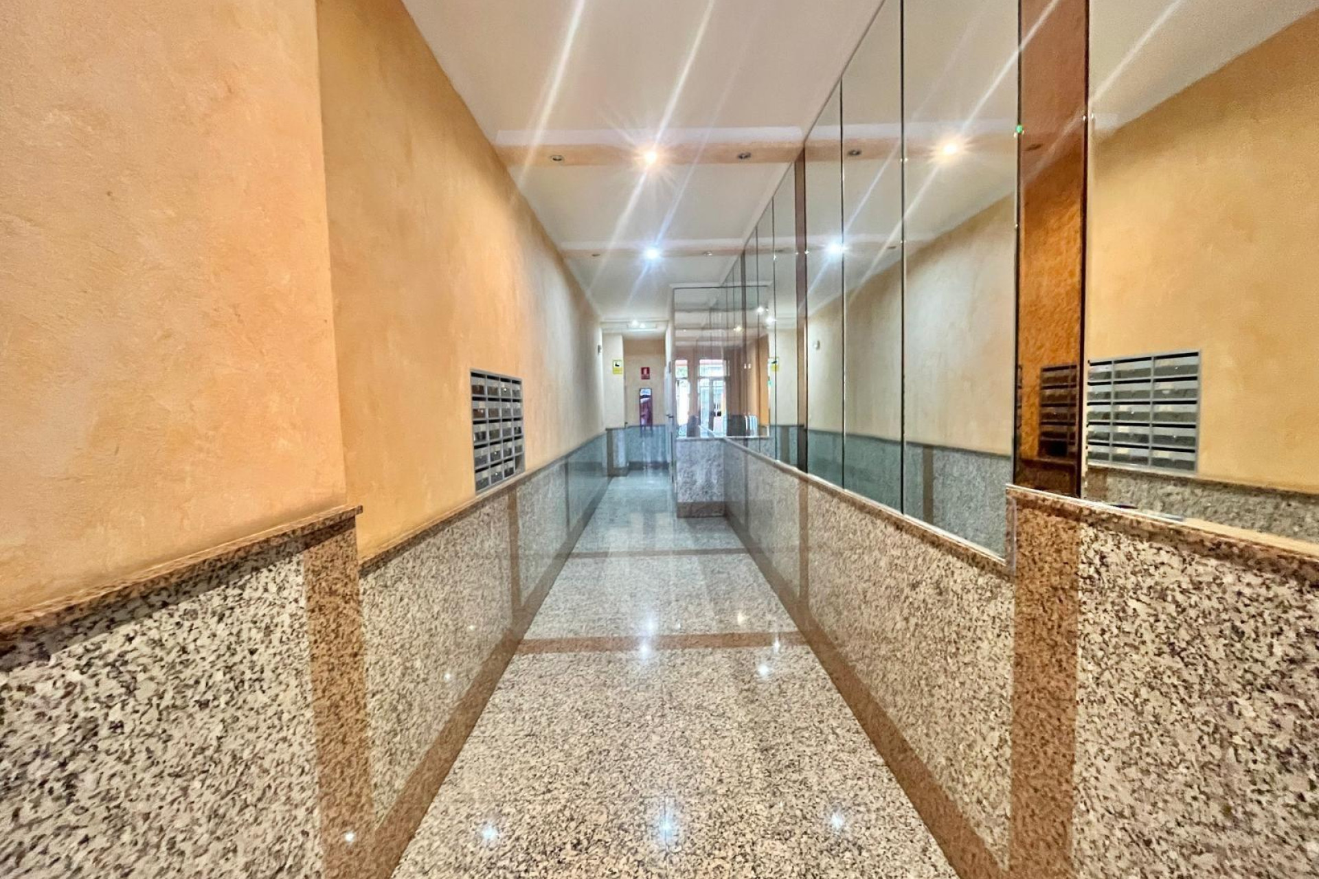 Resale - Apartment  - Torrevieja - Centro