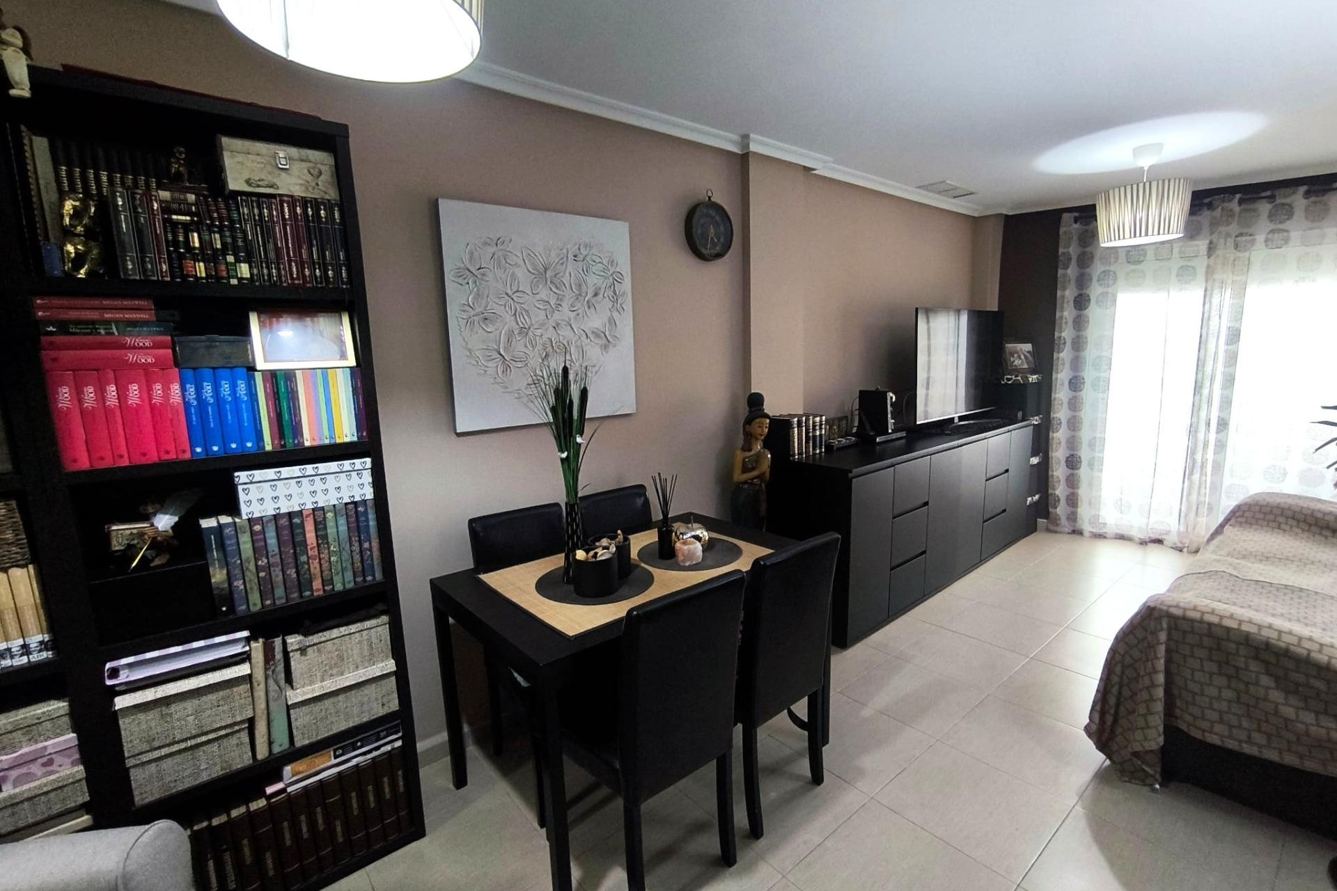 Resale - Apartment  - Torrevieja - Centro