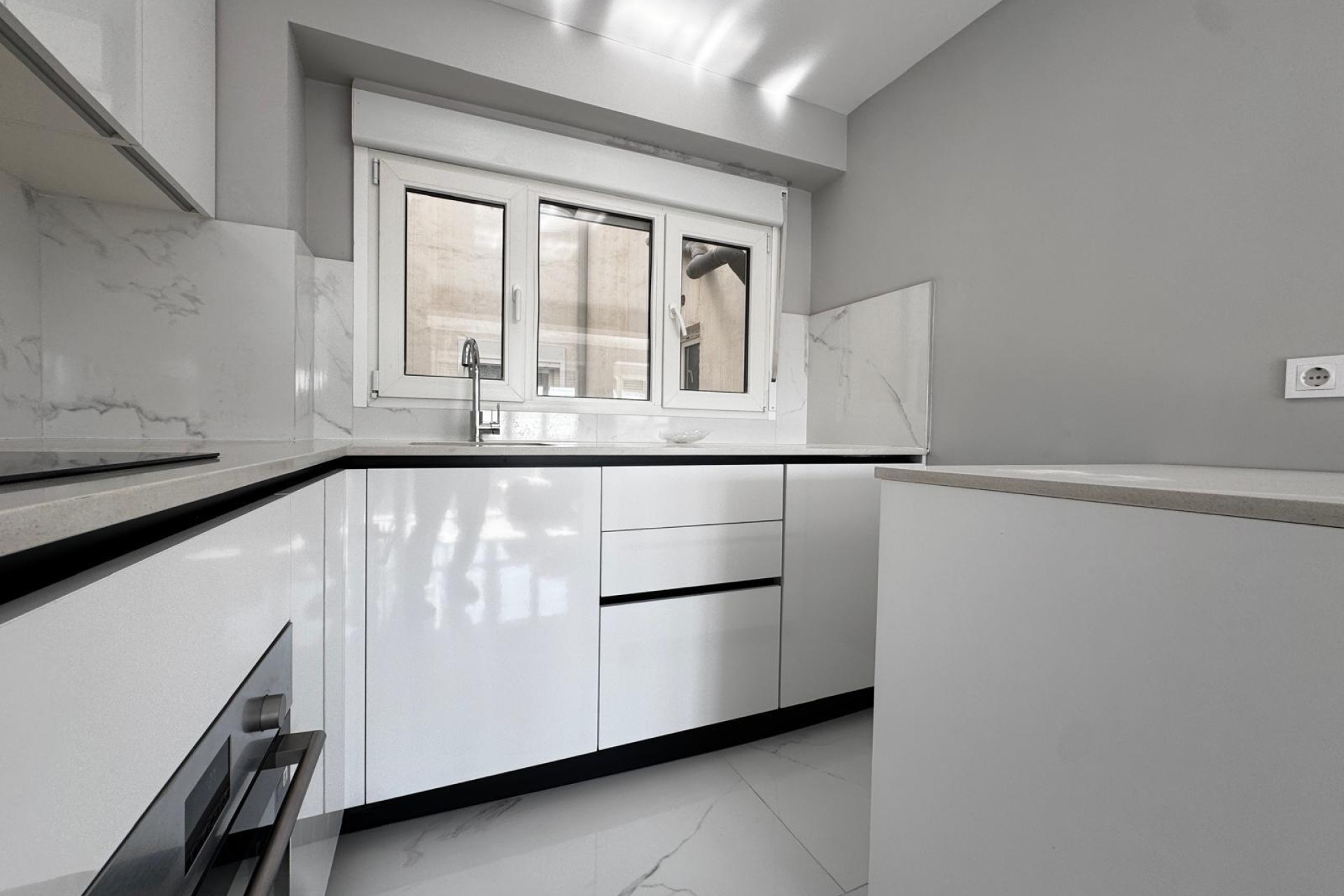 Resale - Apartment  - Torrevieja - Centro