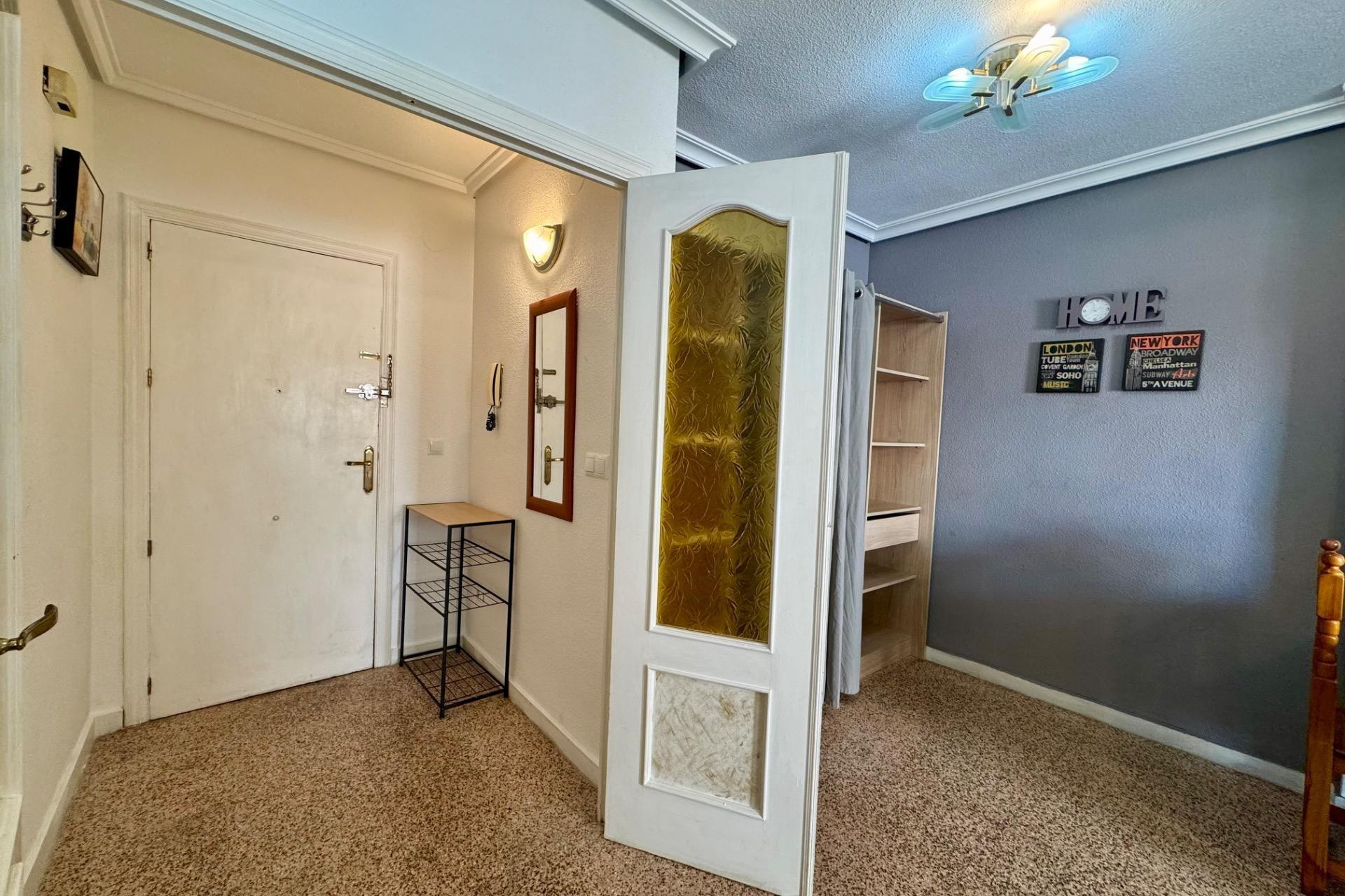 Resale - Apartment  - Torrevieja - Curva del Palangre