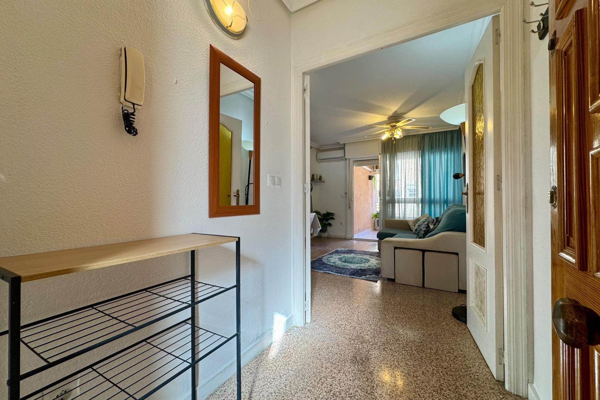Resale - Apartment  - Torrevieja - Curva del Palangre