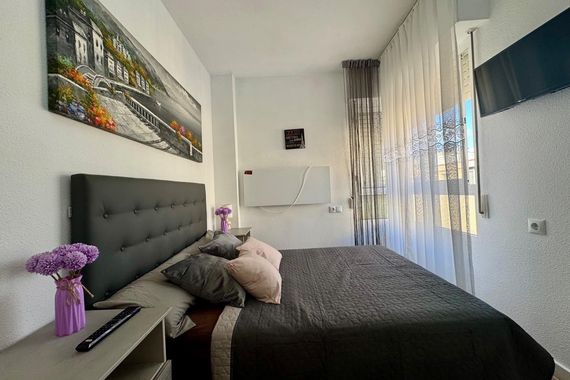 Resale - Apartment  - Torrevieja - Curva del Palangre