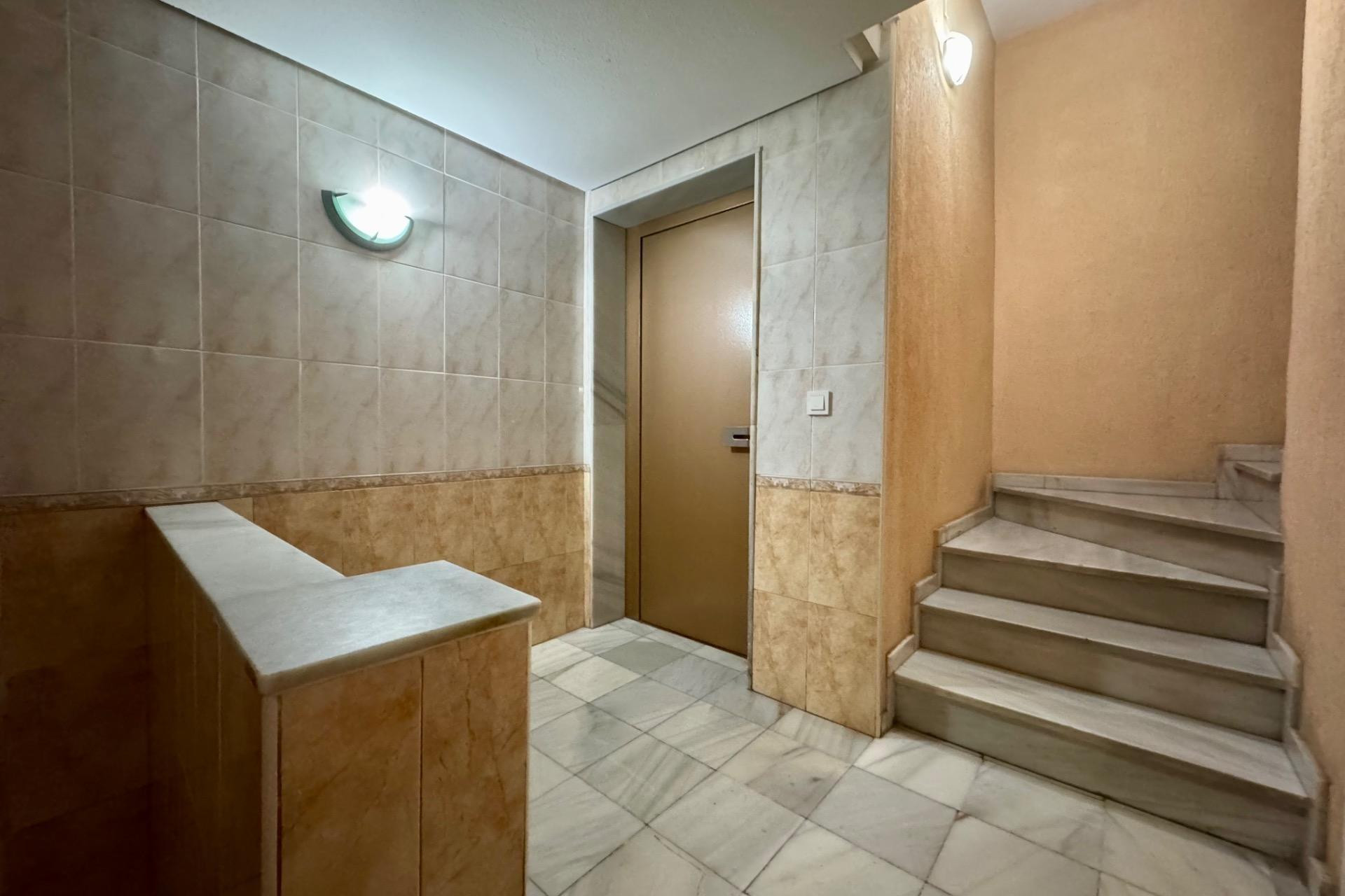 Resale - Apartment  - Torrevieja - Curva del Palangre