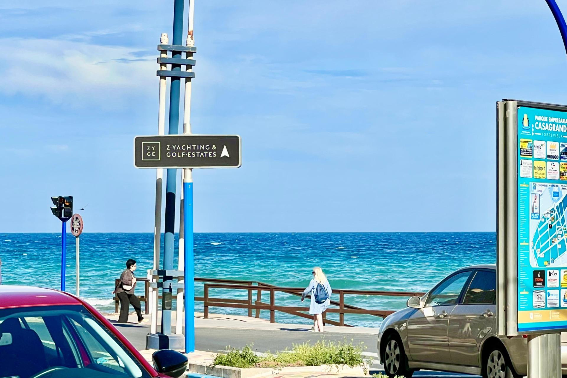 Resale - Apartment  - Torrevieja - Curva del Palangre