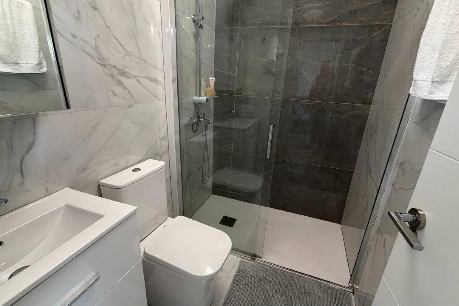 Resale - Apartment  - Torrevieja - Curva del Palangre