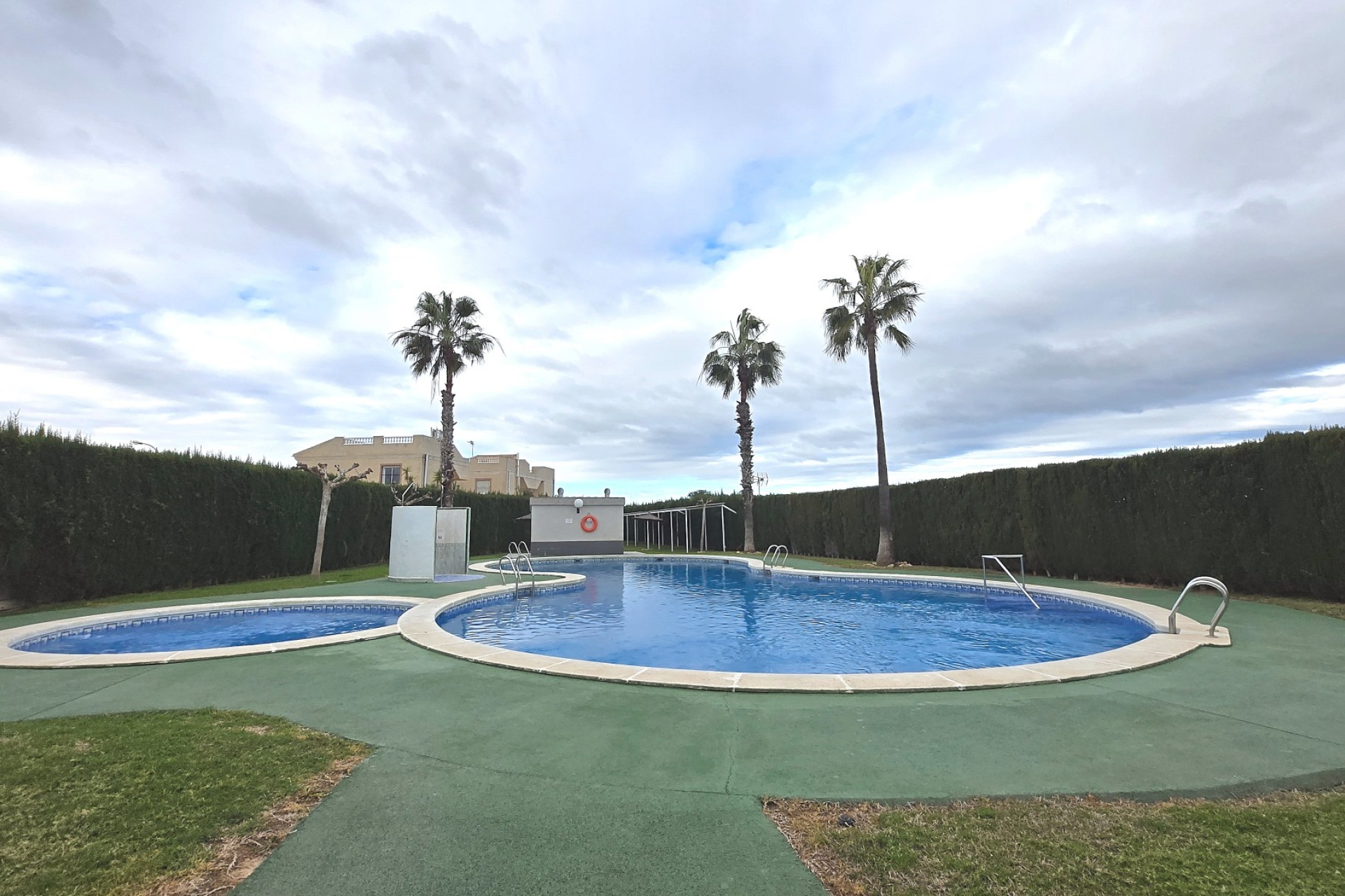Resale - Apartment  - Torrevieja - El Chaparral