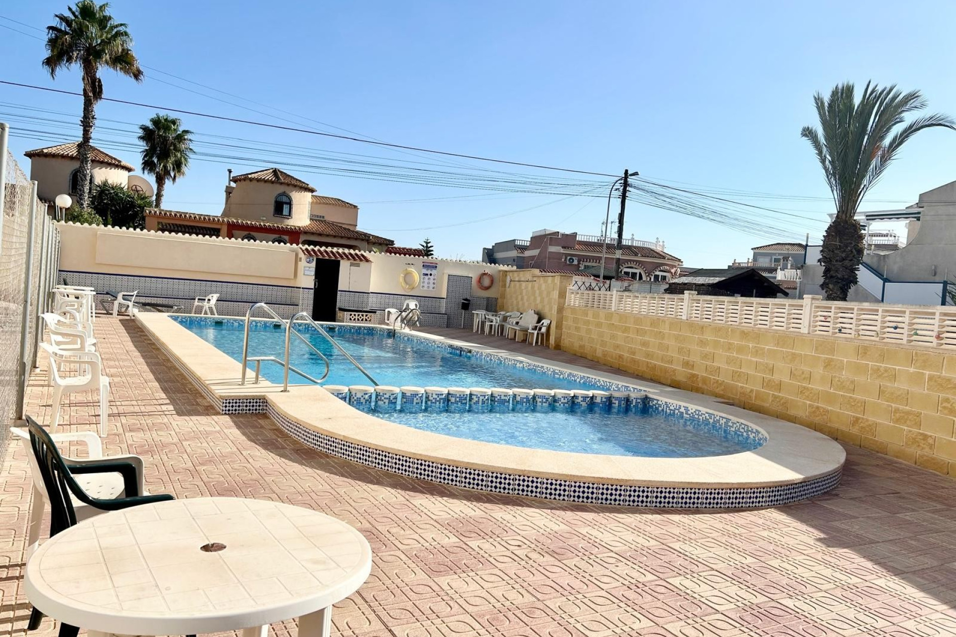 Resale - Apartment  - Torrevieja - El Chaparral