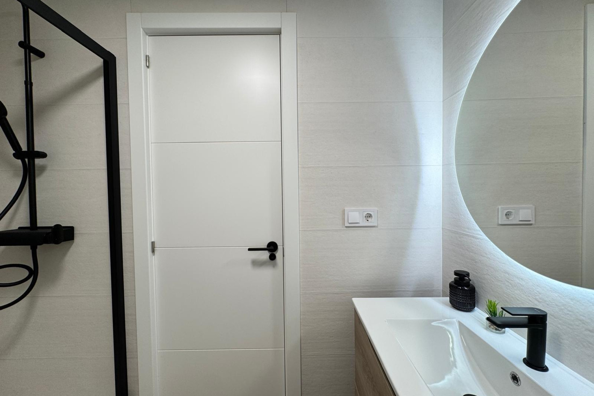 Resale - Apartment  - Torrevieja - El limonar