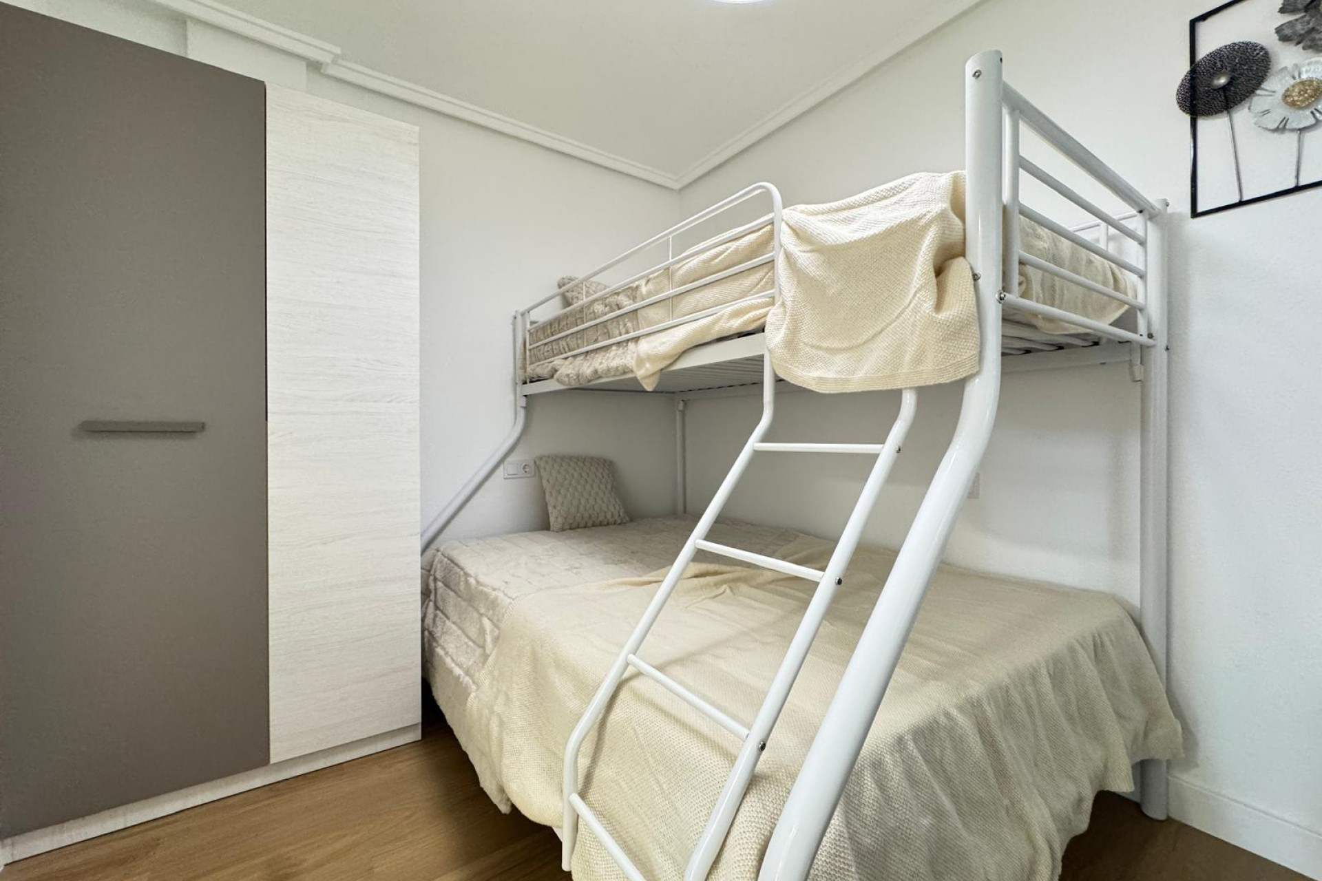 Resale - Apartment  - Torrevieja - El limonar