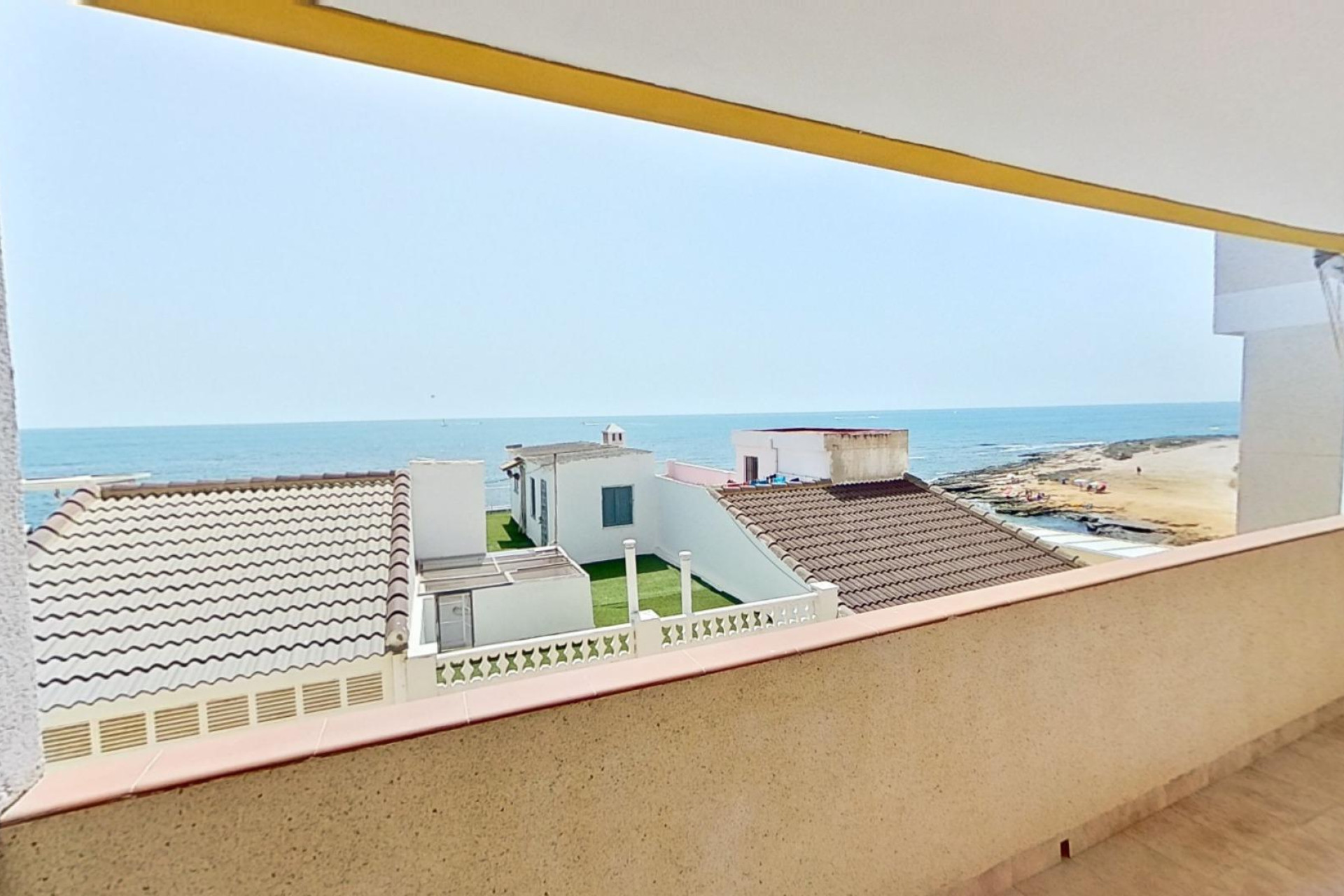 Resale - Apartment  - Torrevieja - Eliseos playa