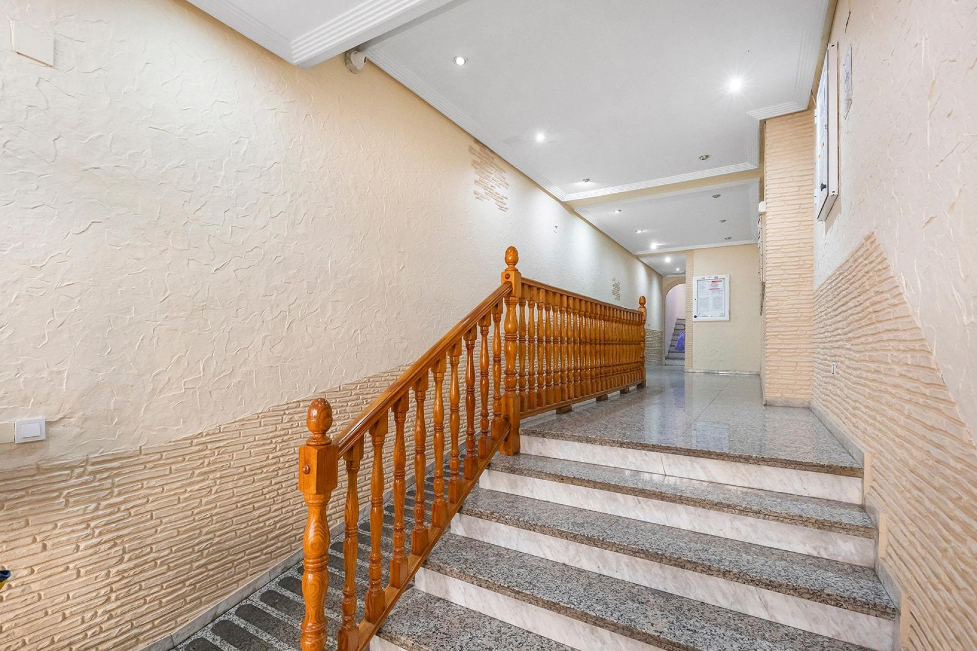 Resale - Apartment  - Torrevieja - Estacion de autobuses